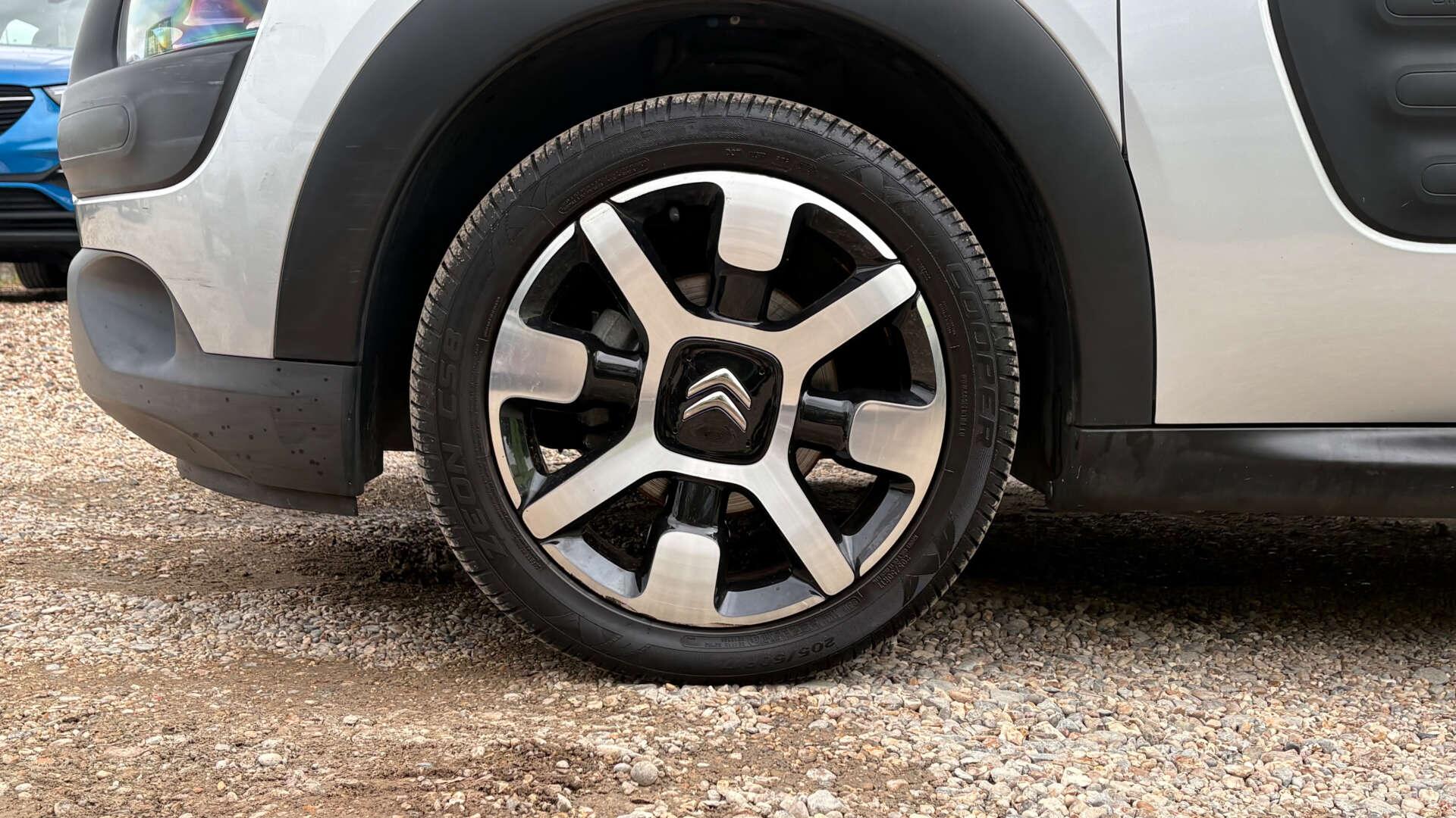 Citroen C4 Cactus view 27