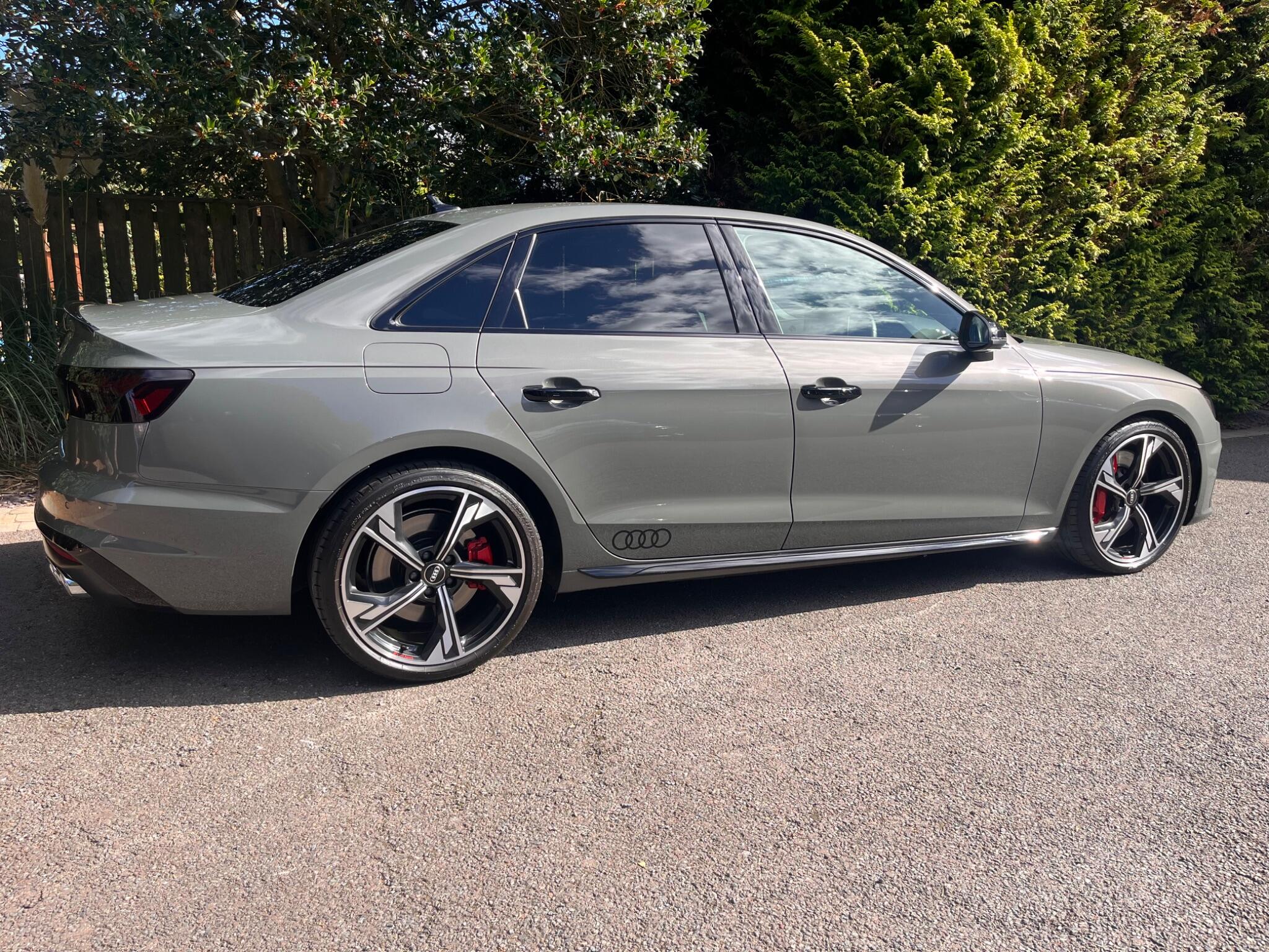 Audi S4 view 16