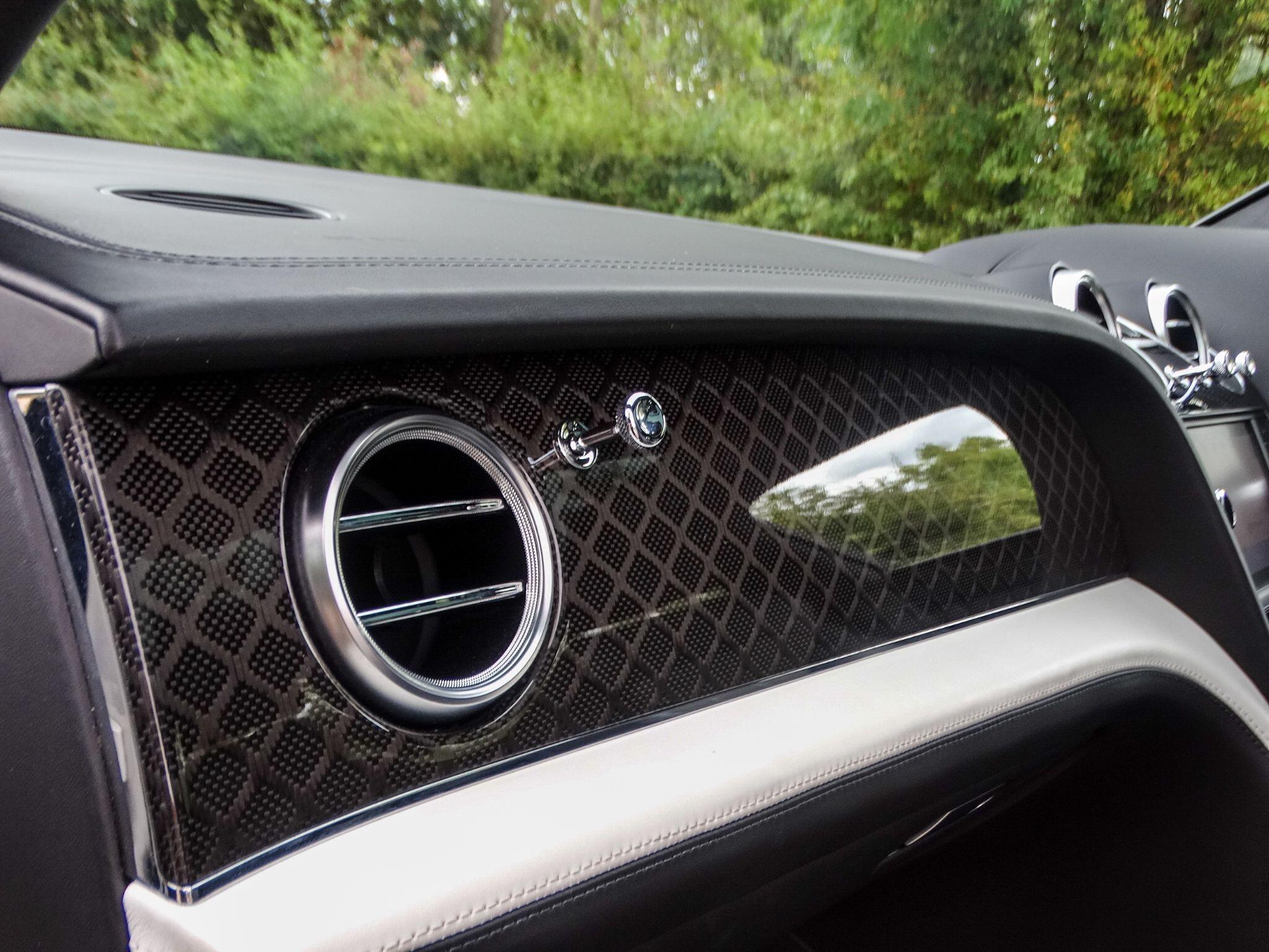 Bentley Bentayga view 23