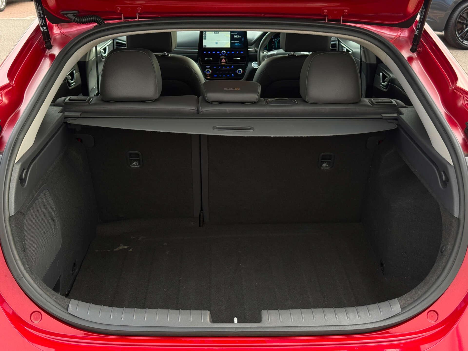 Hyundai Ioniq view 31
