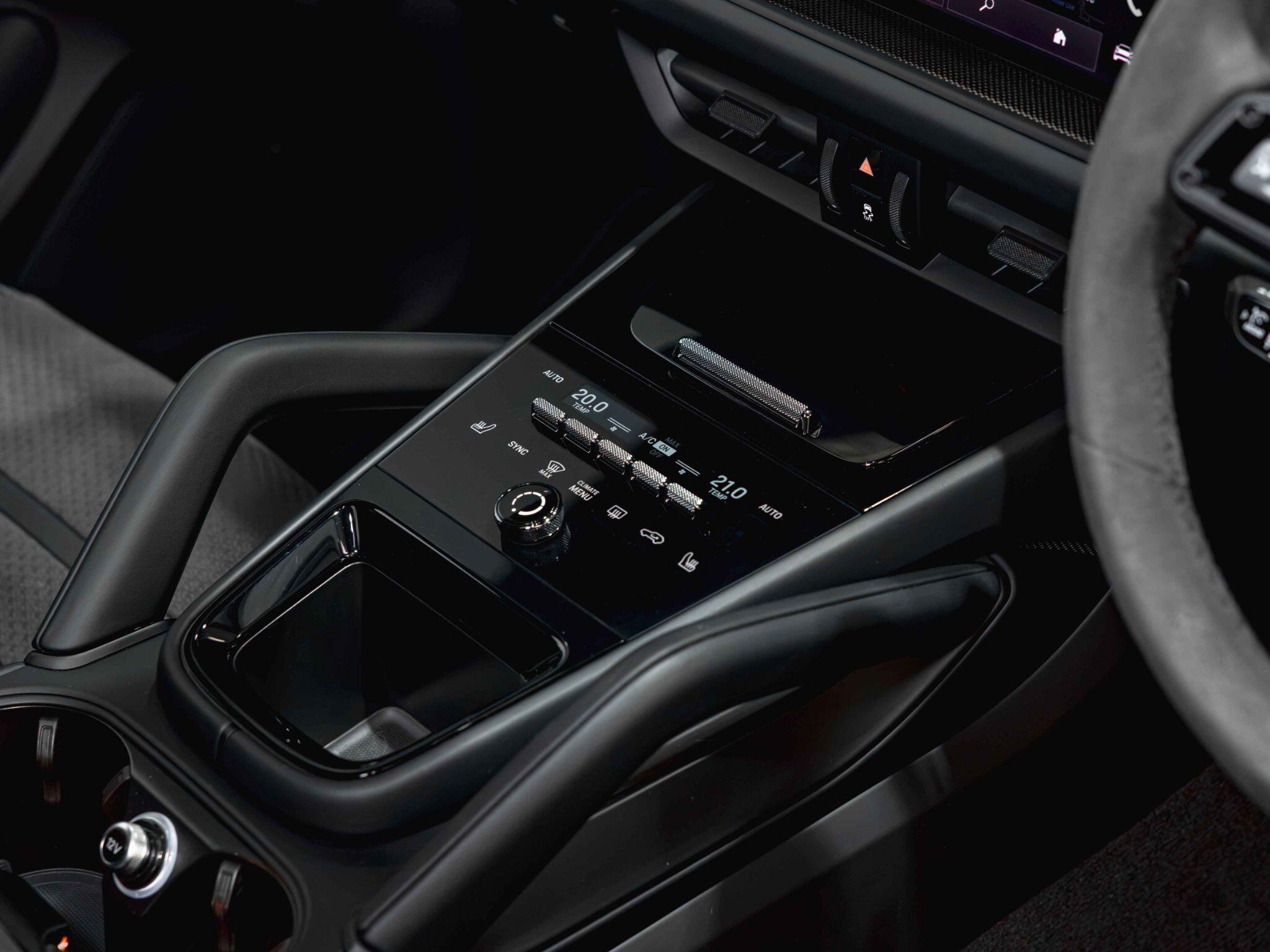 Porsche Cayenne view 23