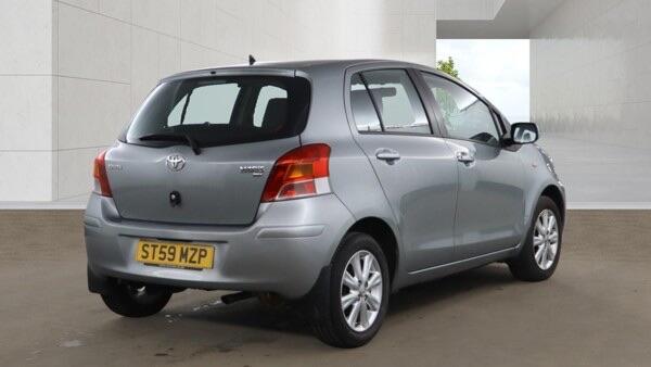 Toyota Yaris view 4