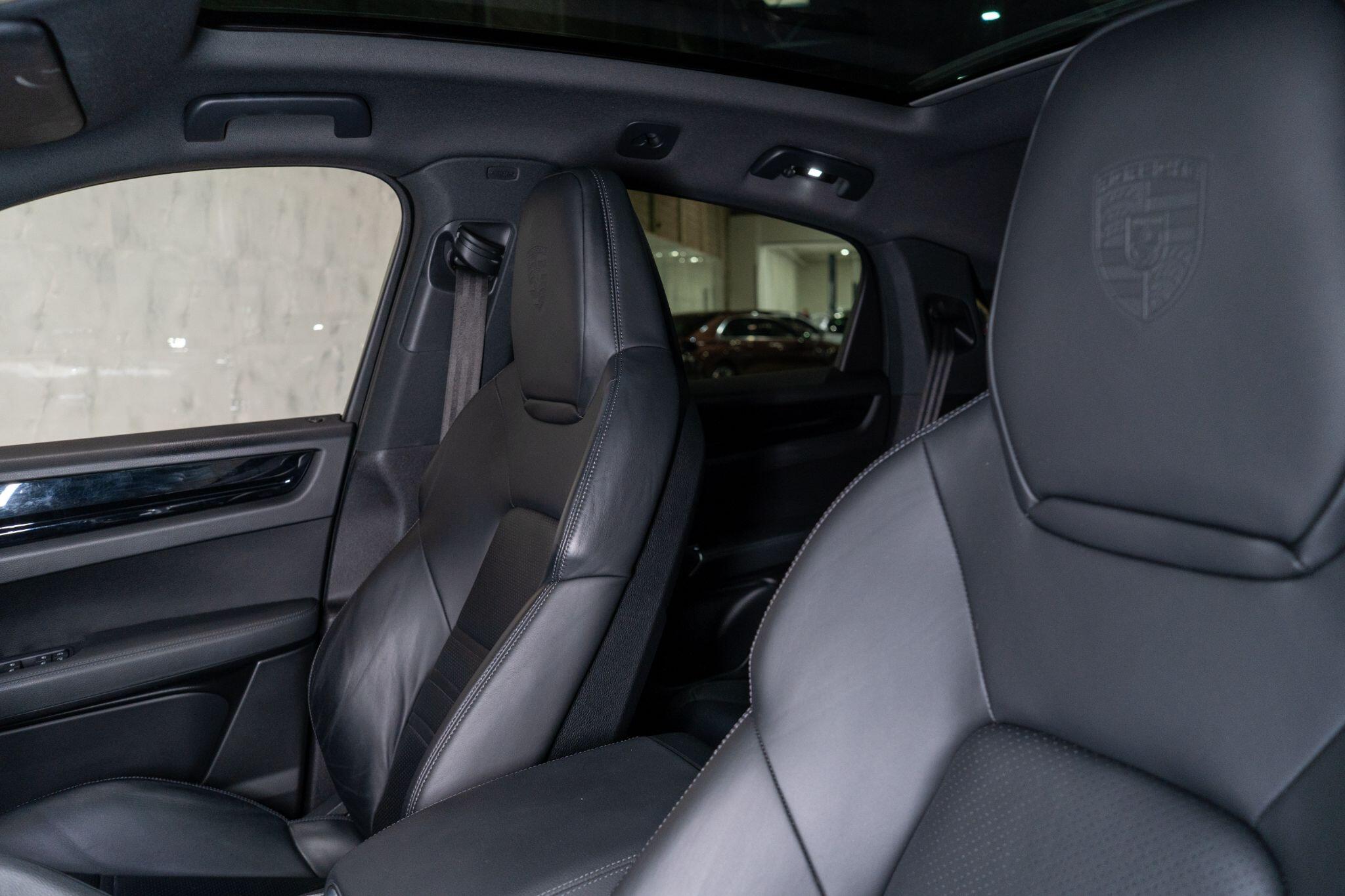 Porsche Cayenne view 15