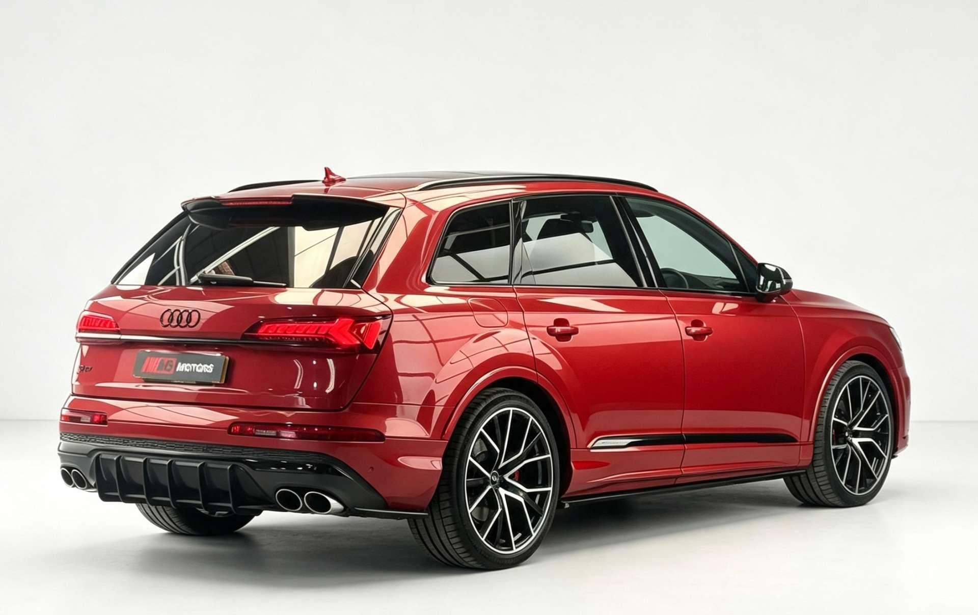 Audi SQ7 view 11
