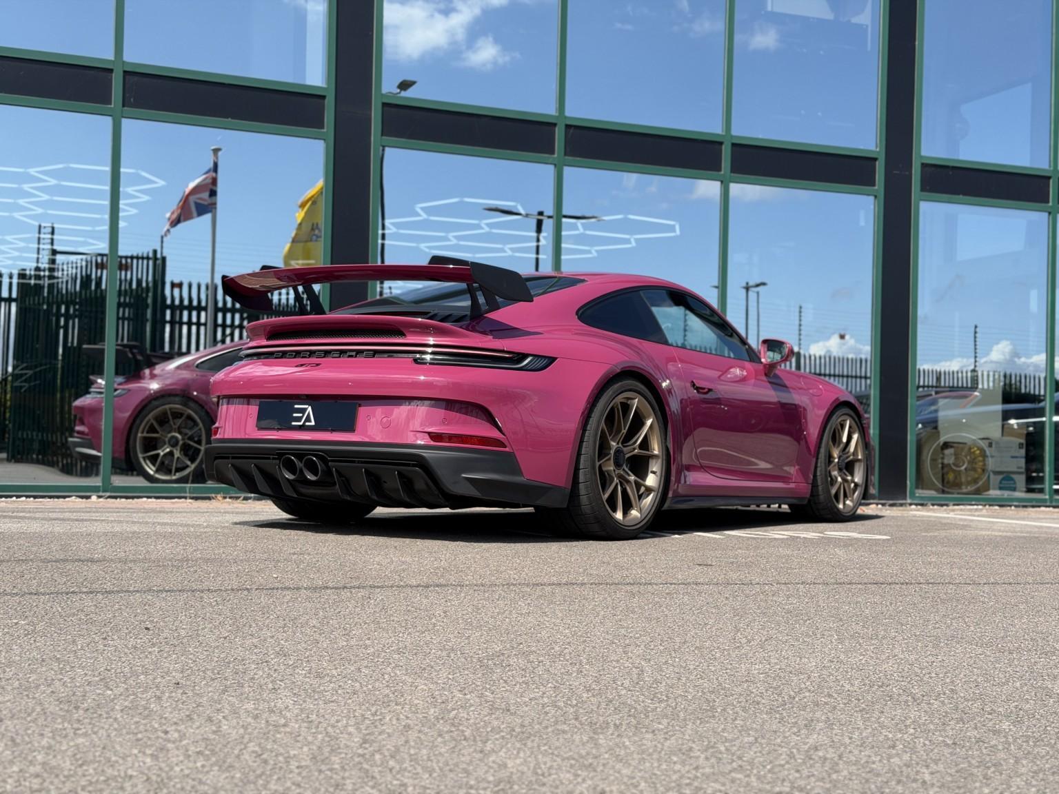 Porsche 911 view 33