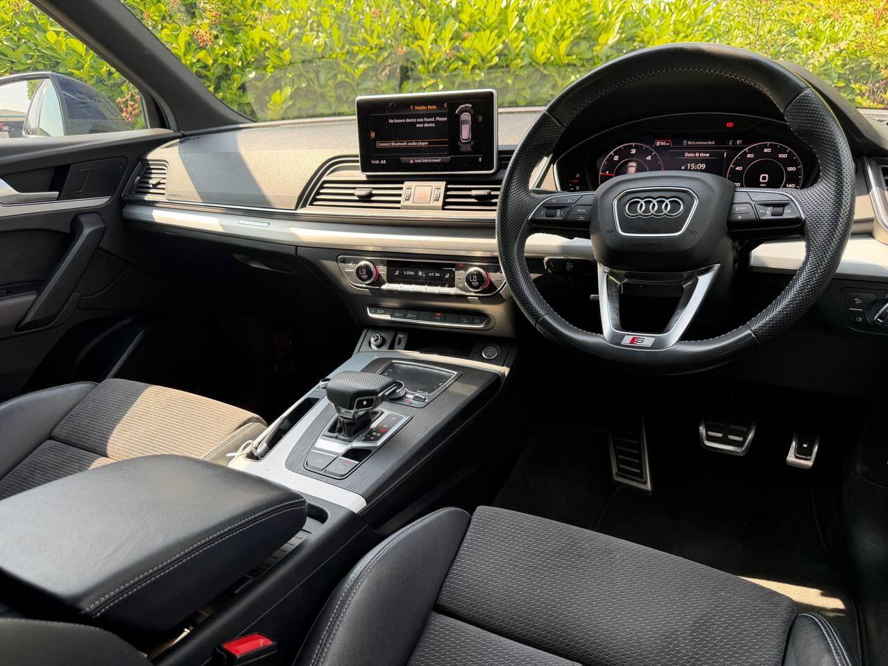 Audi Q5 view 31