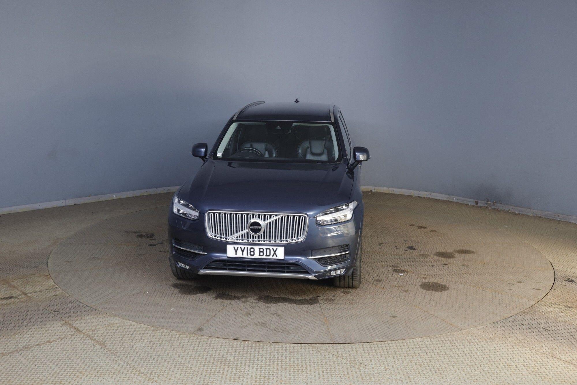 Volvo XC90 view 10