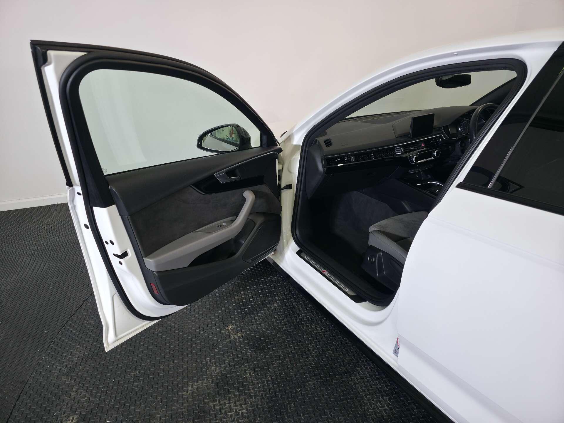 Audi A4 view 54