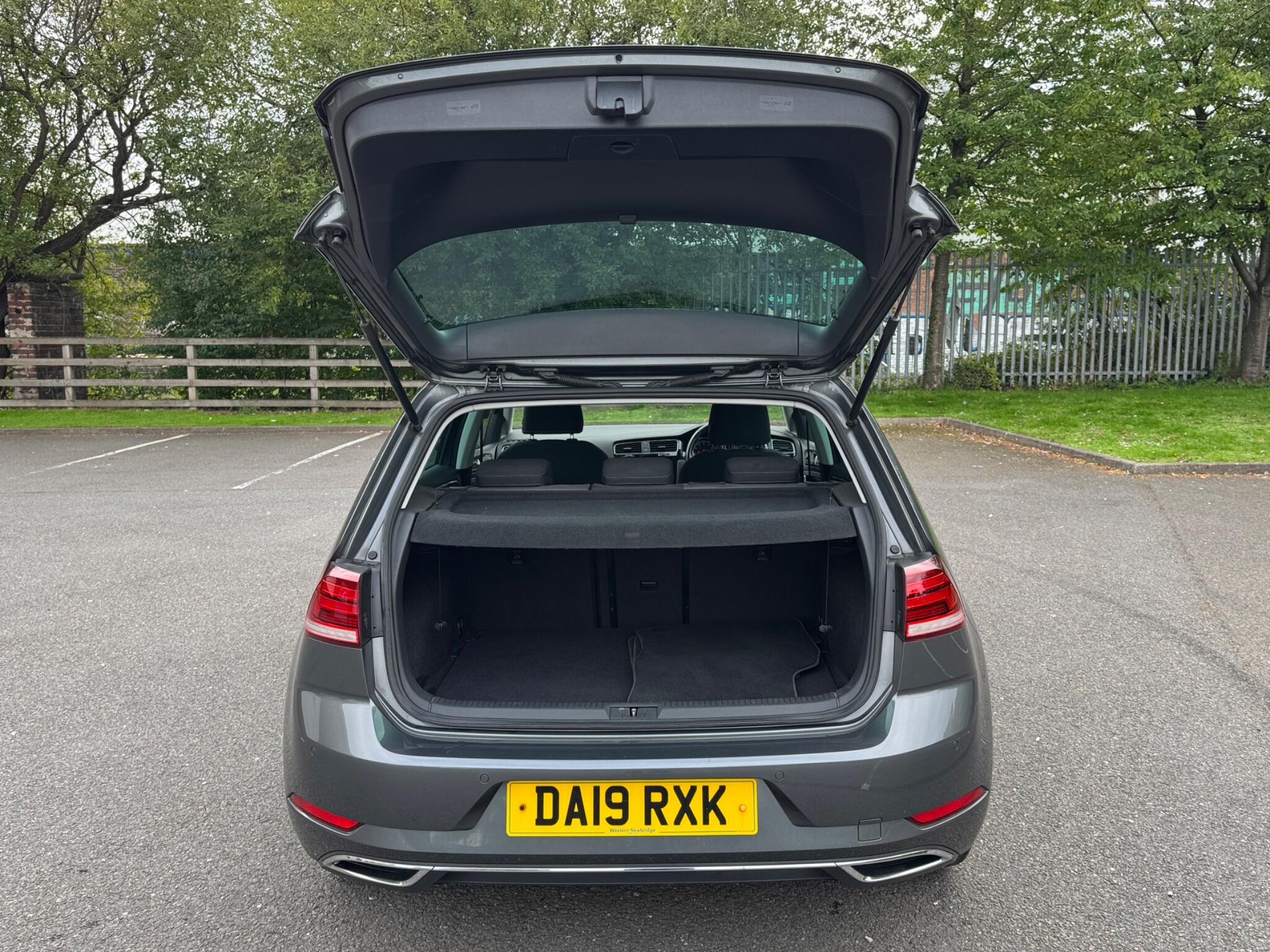 Volkswagen Golf view 14