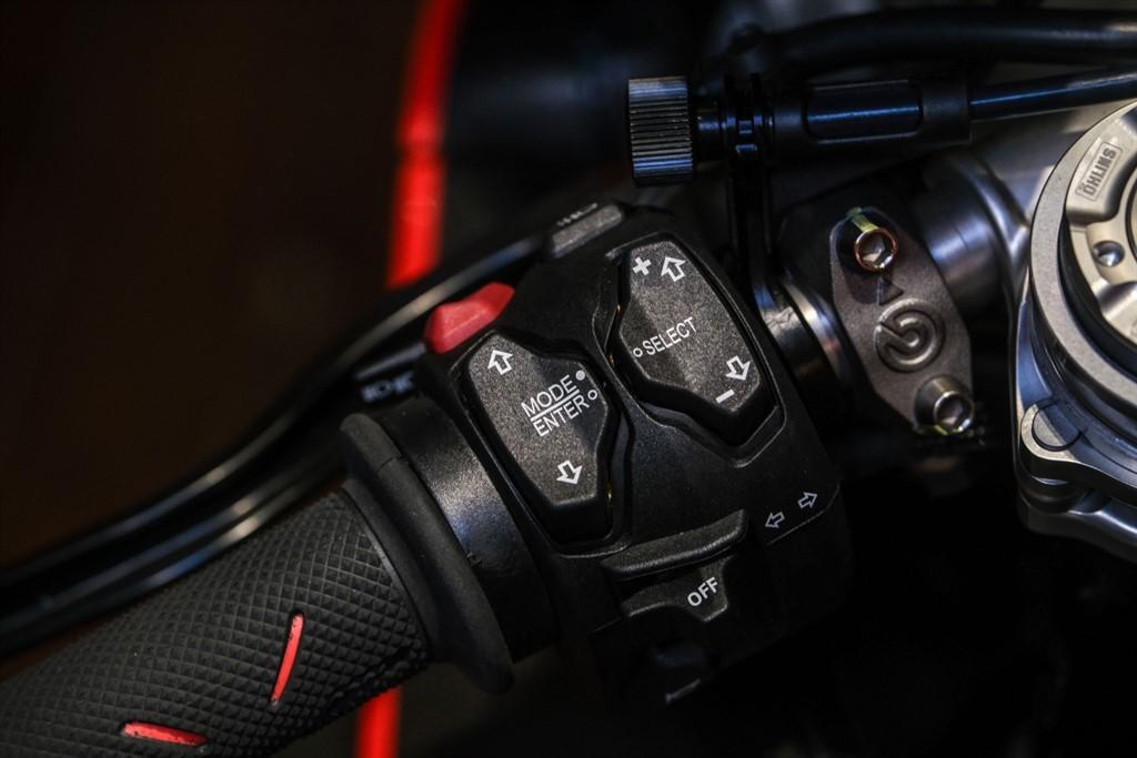 Ducati Superleggera V4 view 20