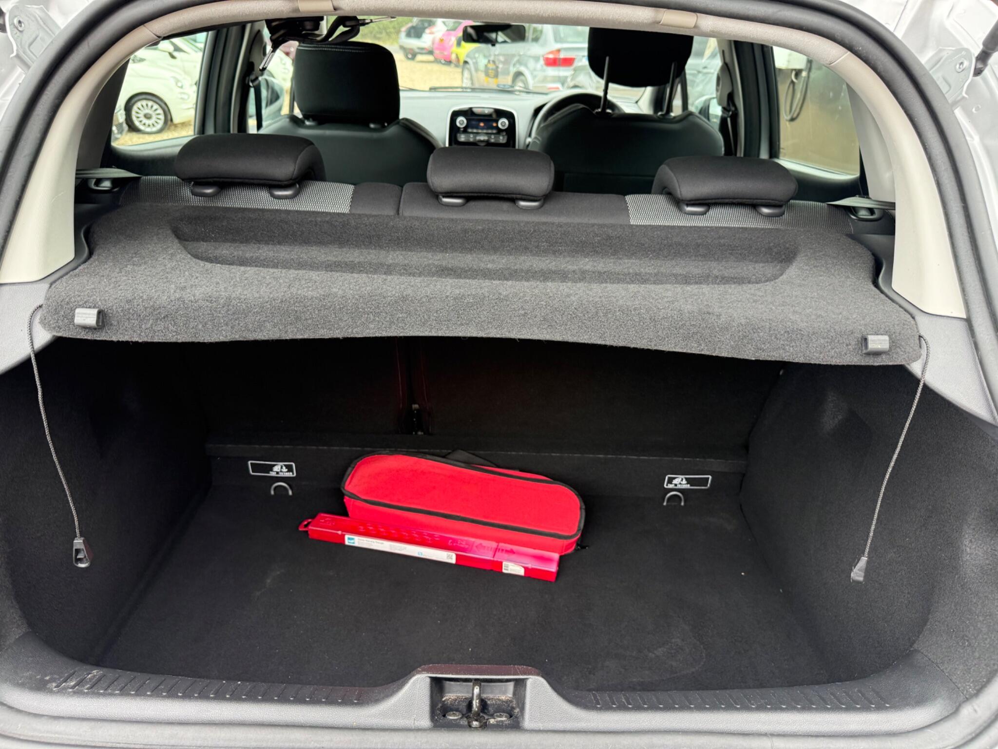 Renault Clio view 22