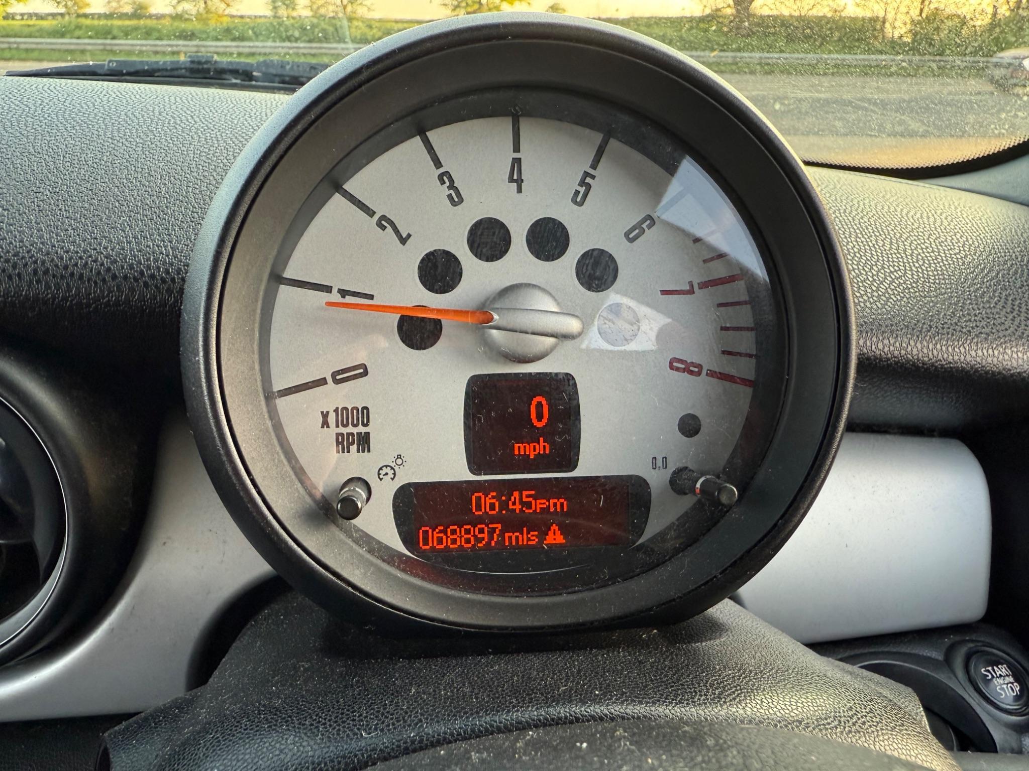MINI Hatch 1.6 Cooper Euro 5 (s/s) 3dr — photo 34 of 78