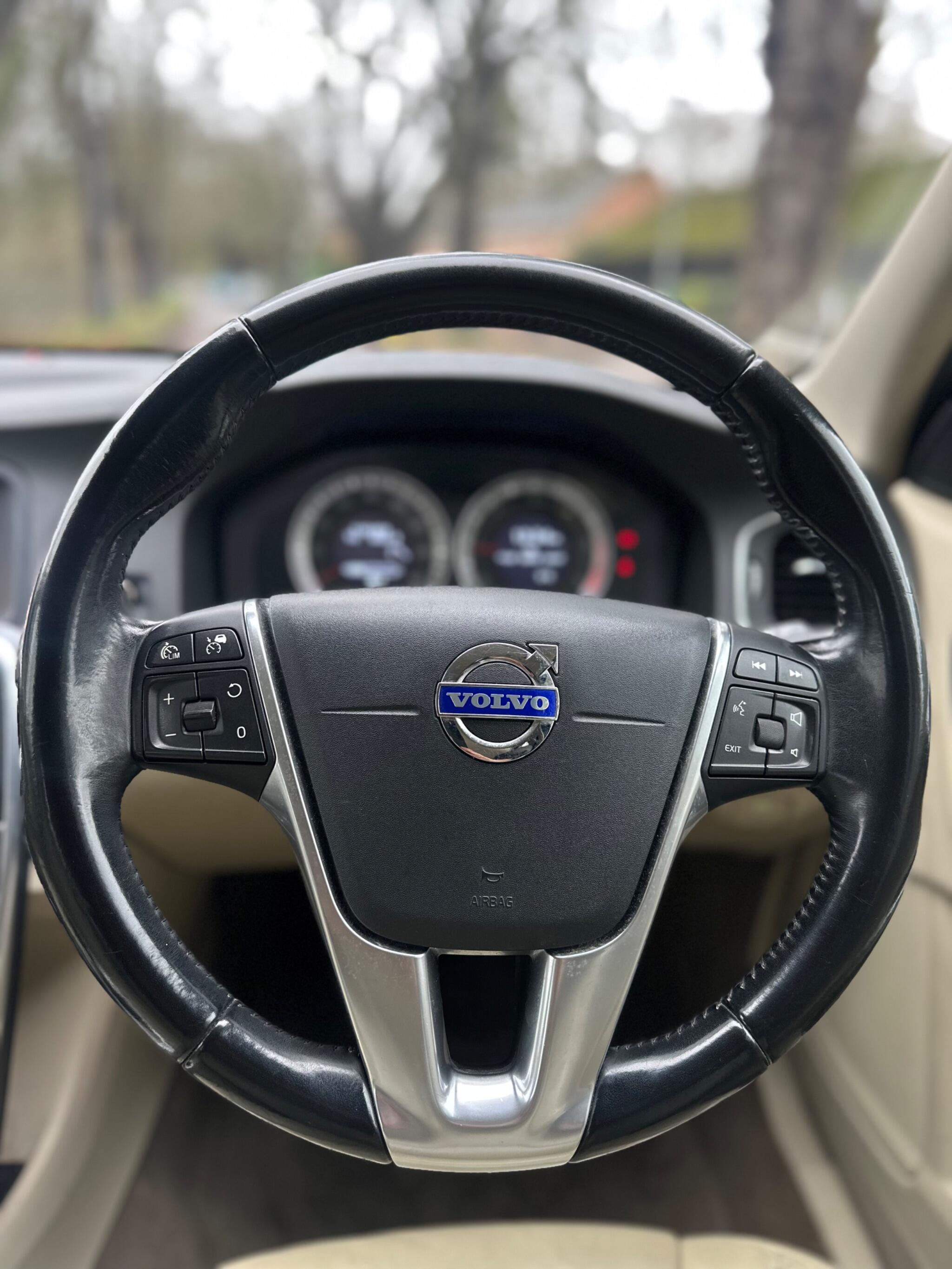 2011 Volvo V60 1.6D DRIVe SE Lux Euro 5 (s/s) 5dr • 110,000 miles image 38