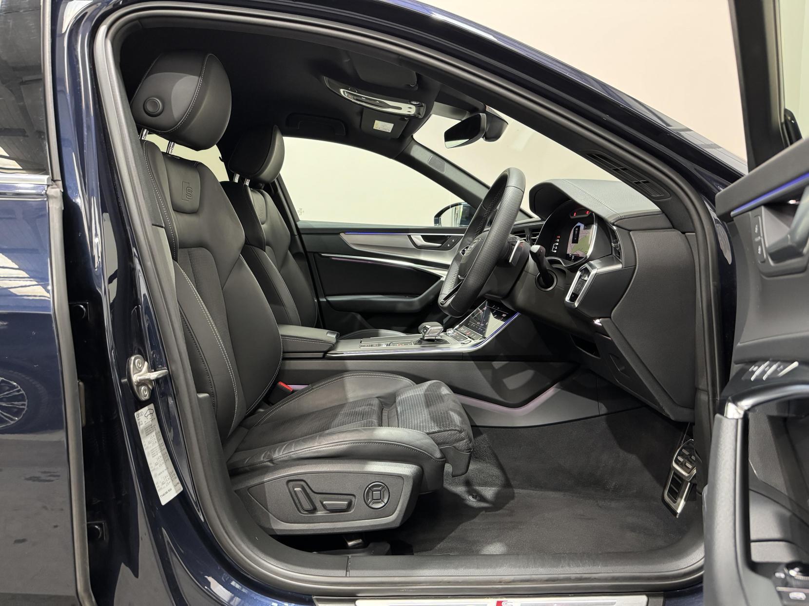 Audi A6 Saloon view 19