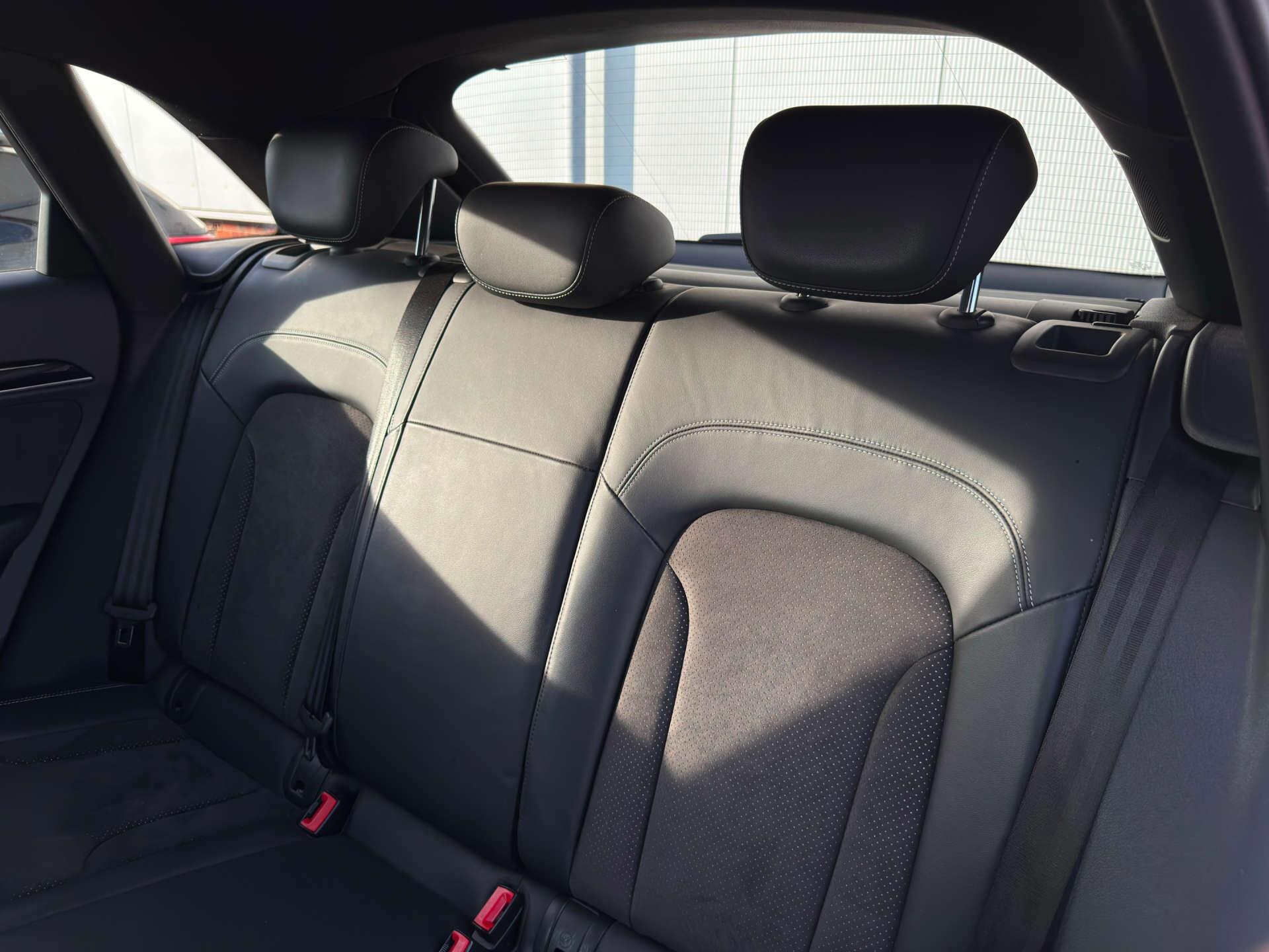 Audi Q3 view 40