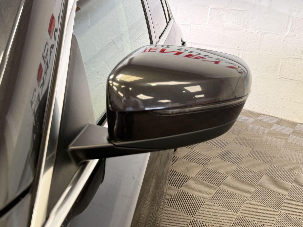 BMW 5 Series view 20