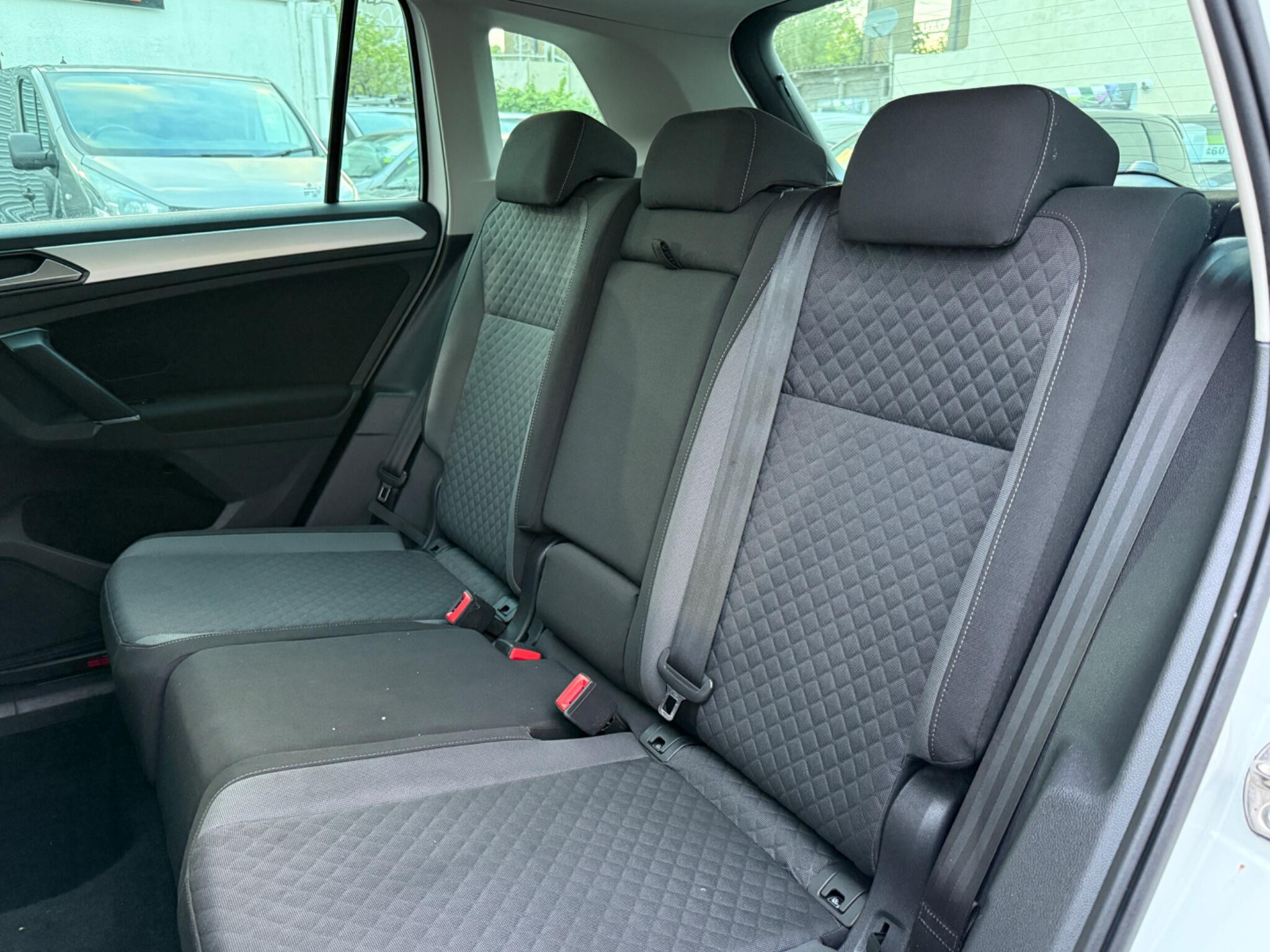 Volkswagen Tiguan - Image 57