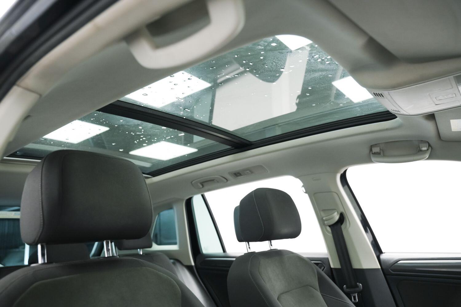 Volkswagen Tiguan view 23