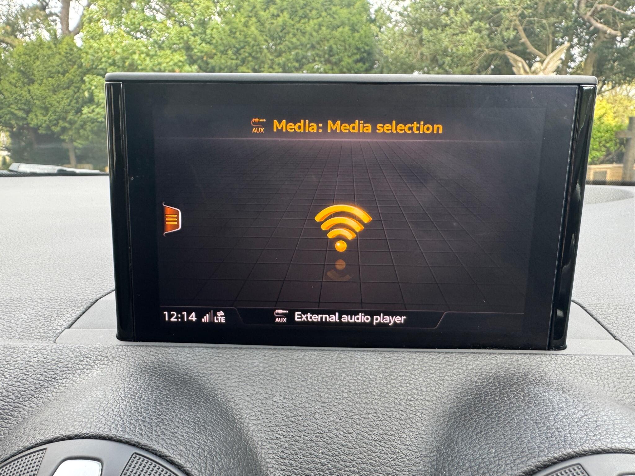 Audi Q2 view 52