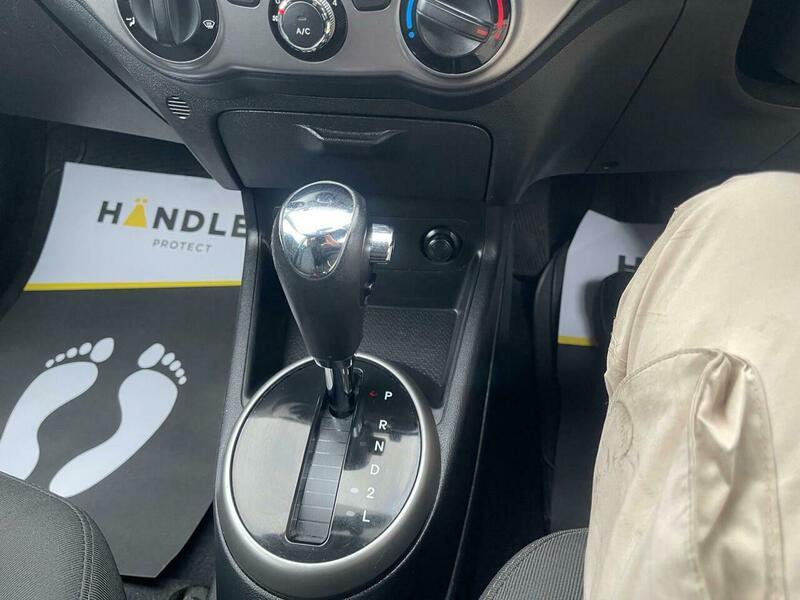 2012 Hyundai i20 image 30