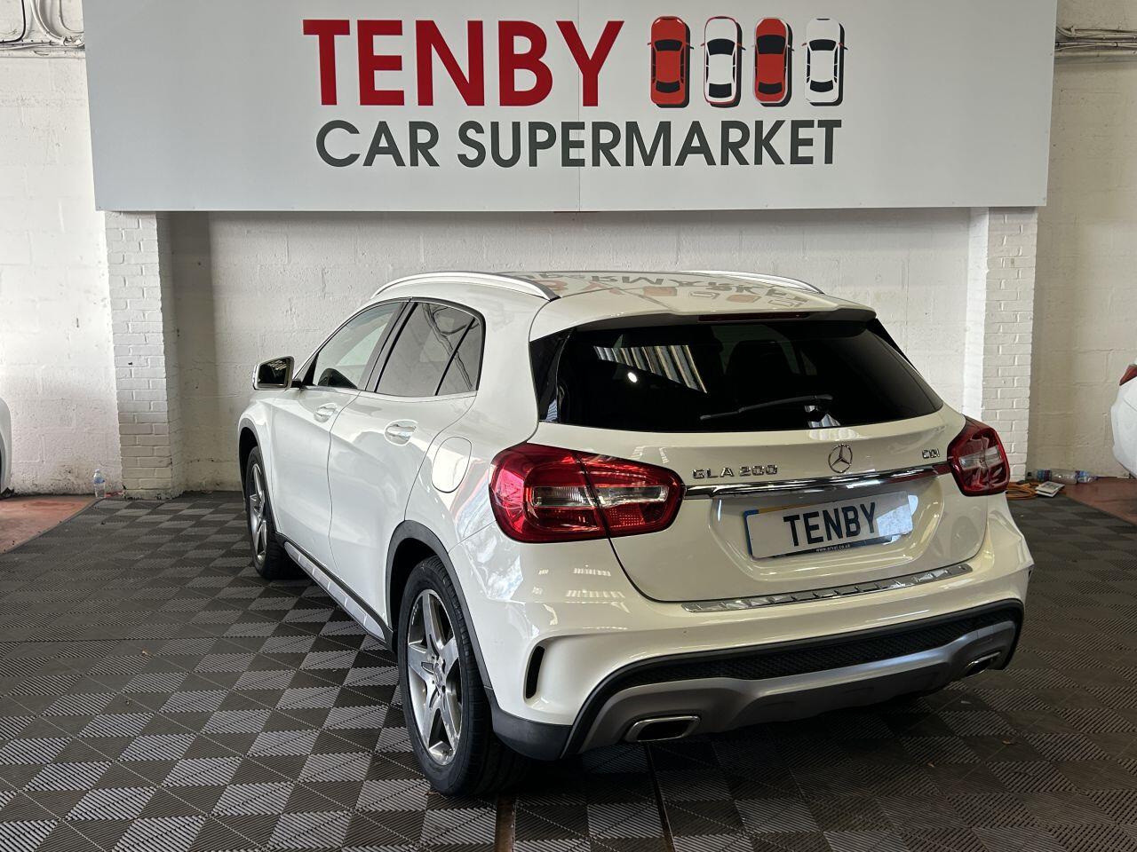 Mercedes-Benz Gla view 24