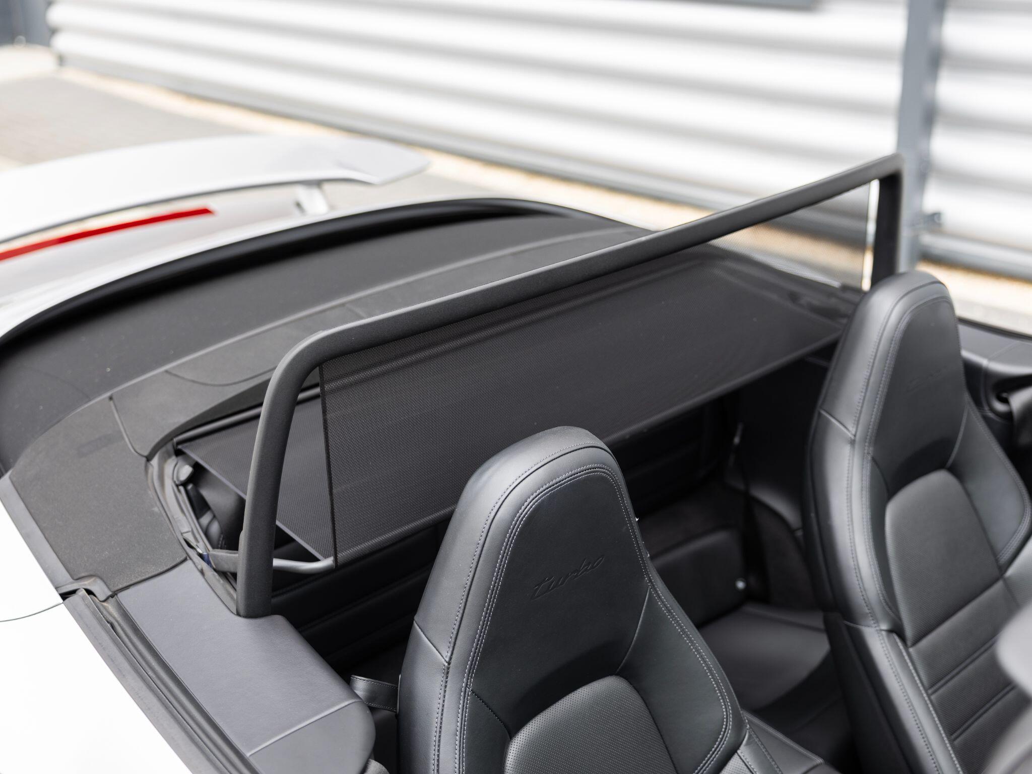 Porsche 911 view 37