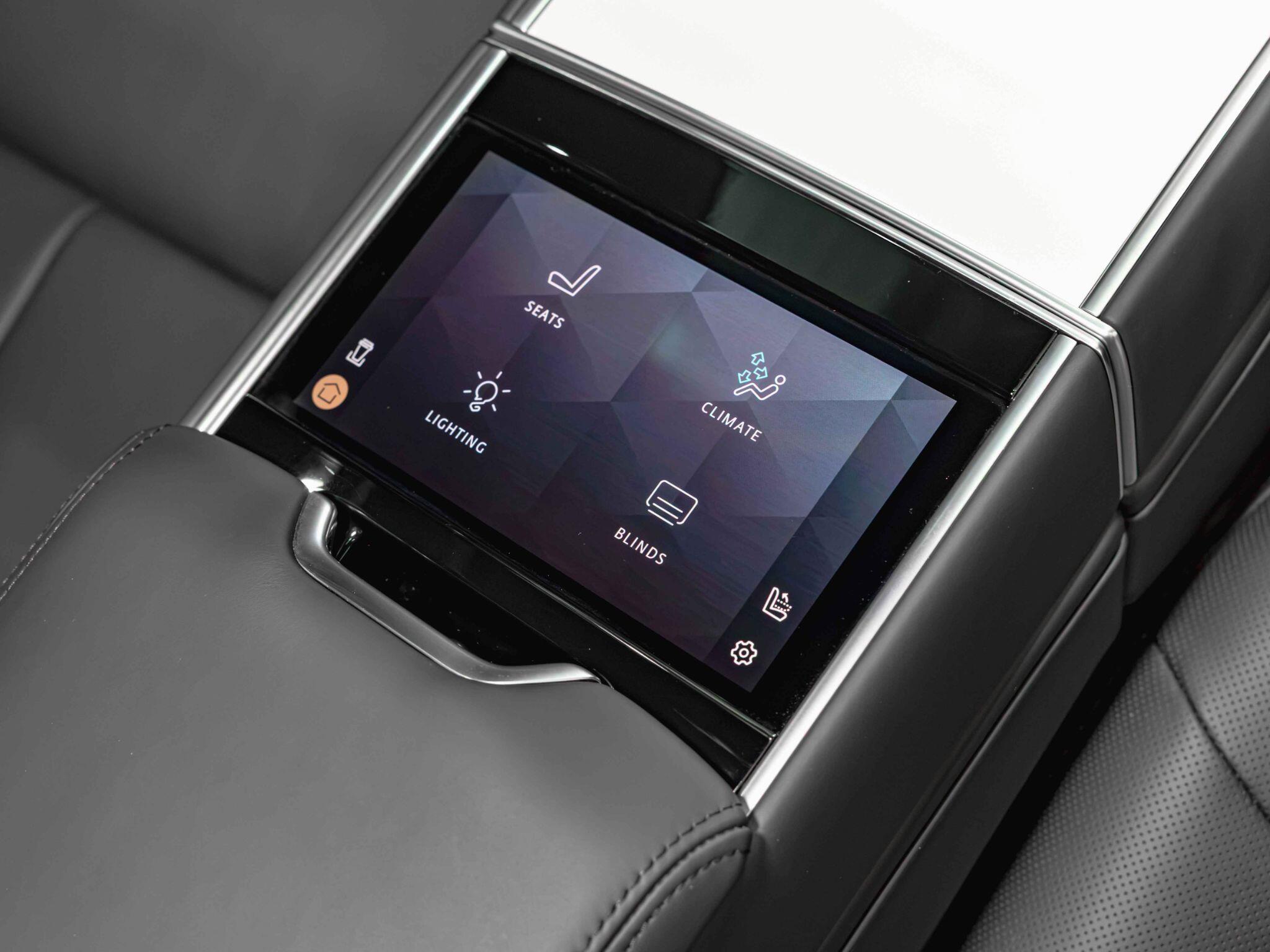 Land Rover Range Rover view 35