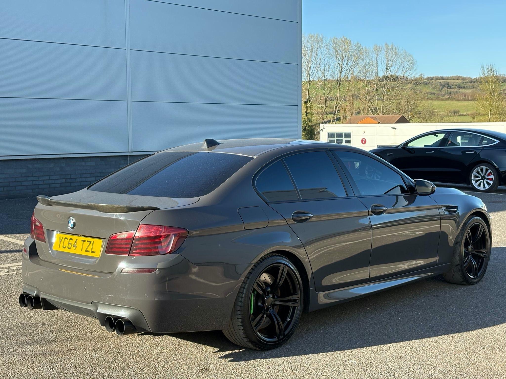 BMW M5 view 36
