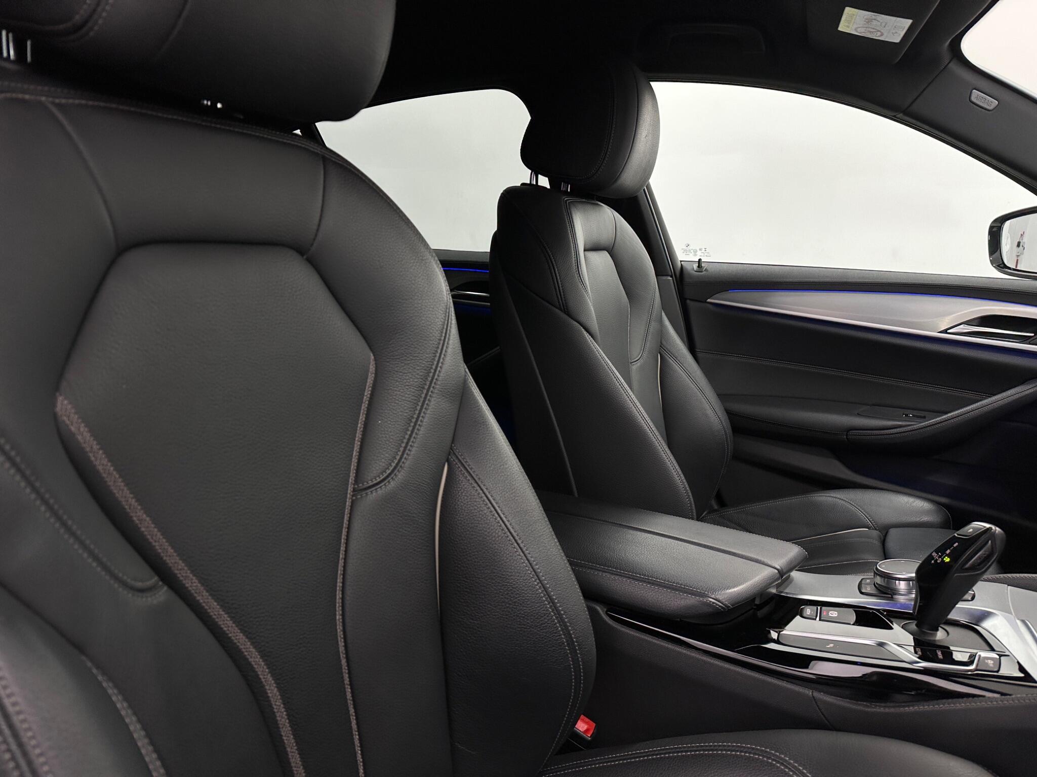 BMW 5 Series view 32