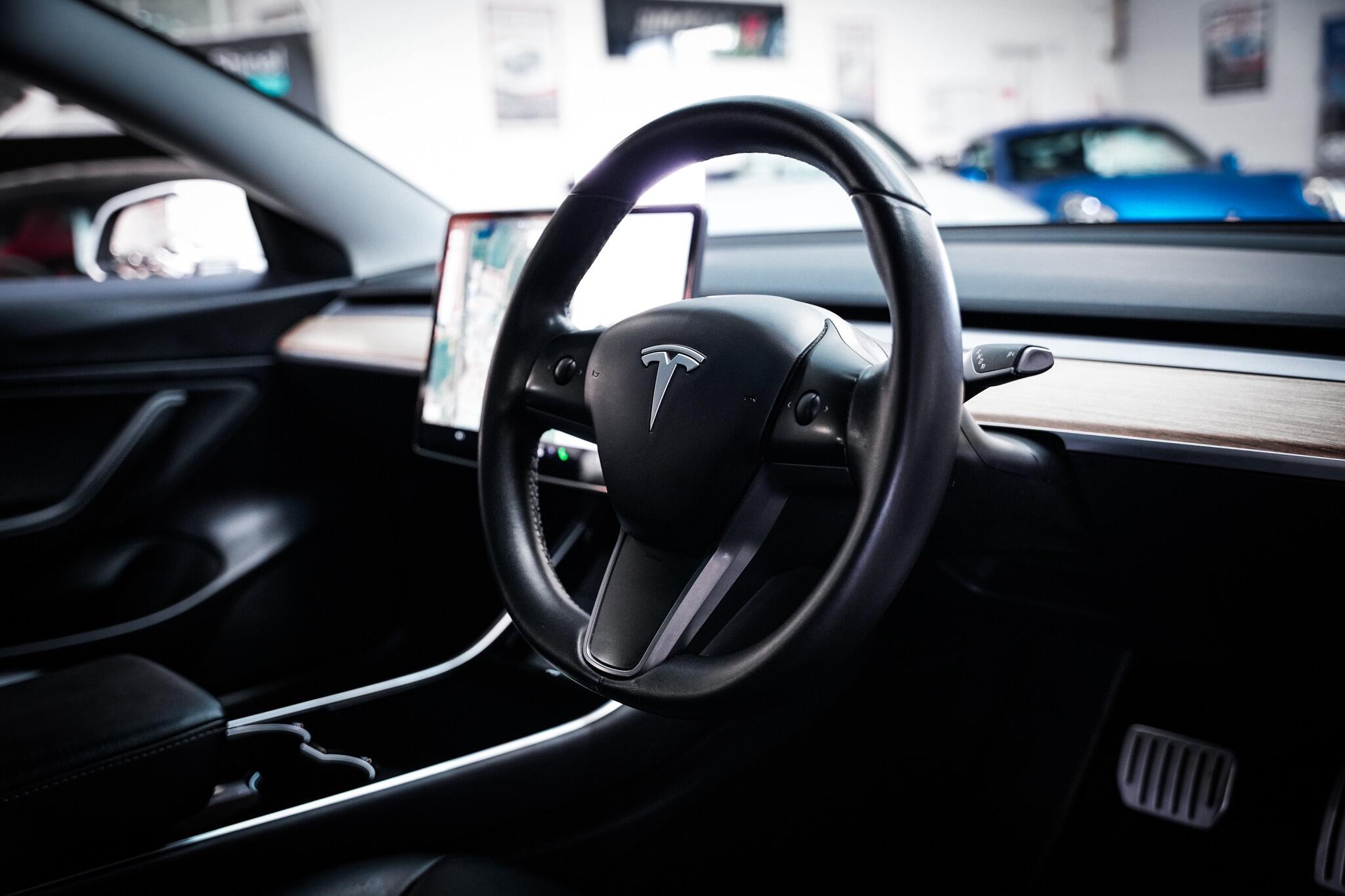 Tesla Model 3 view 19