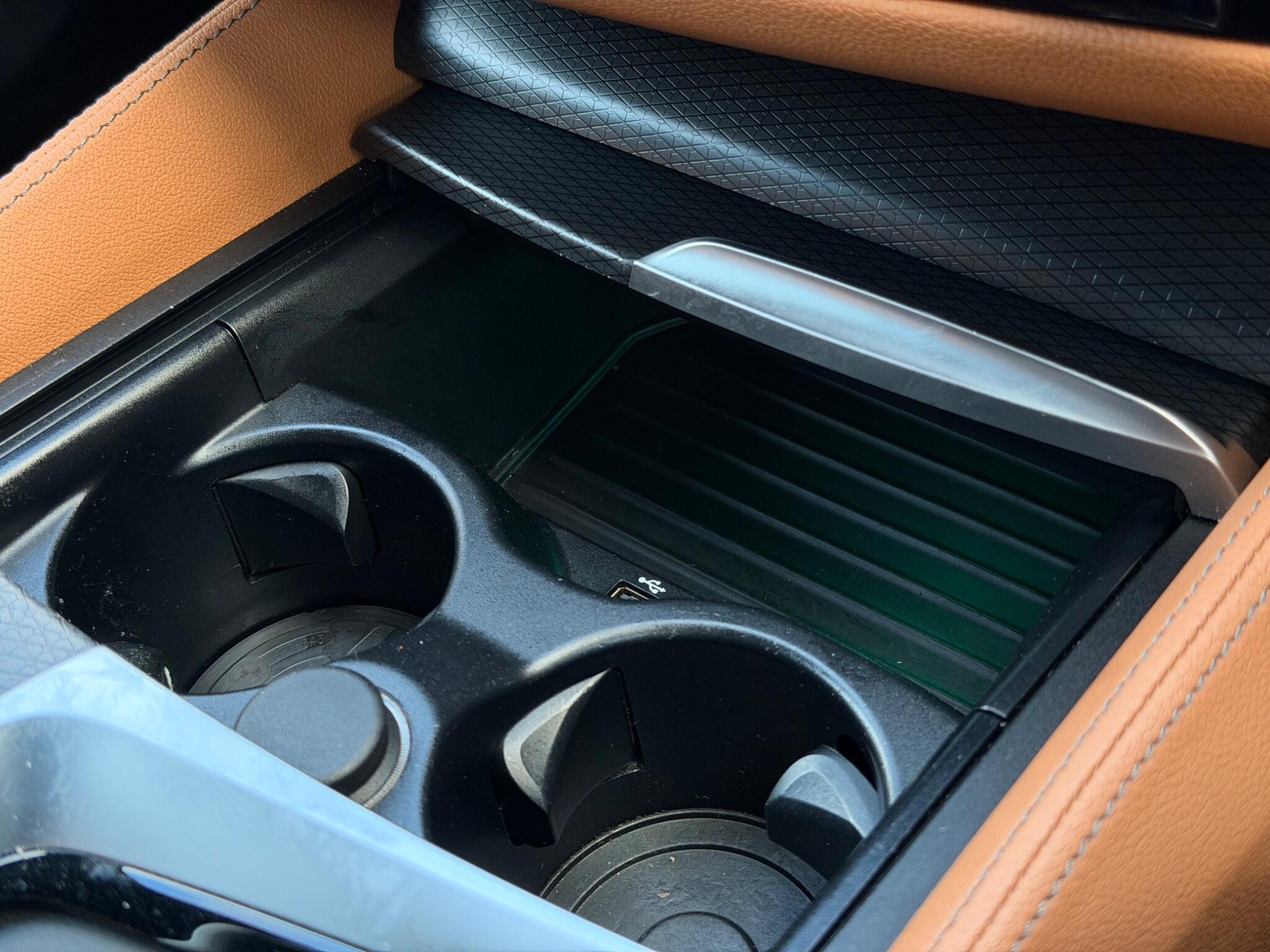 BMW 5 Series view 27