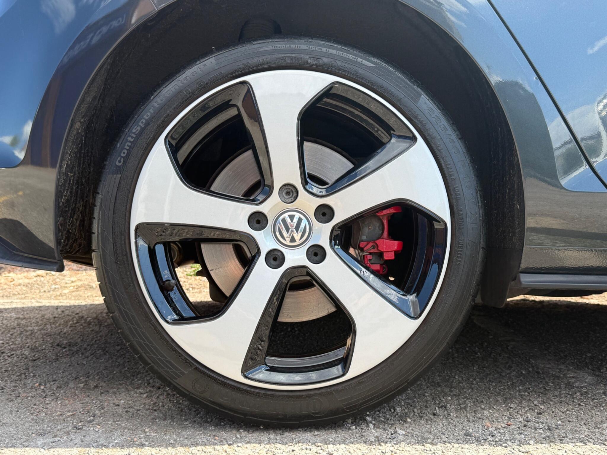 Volkswagen Golf view 13