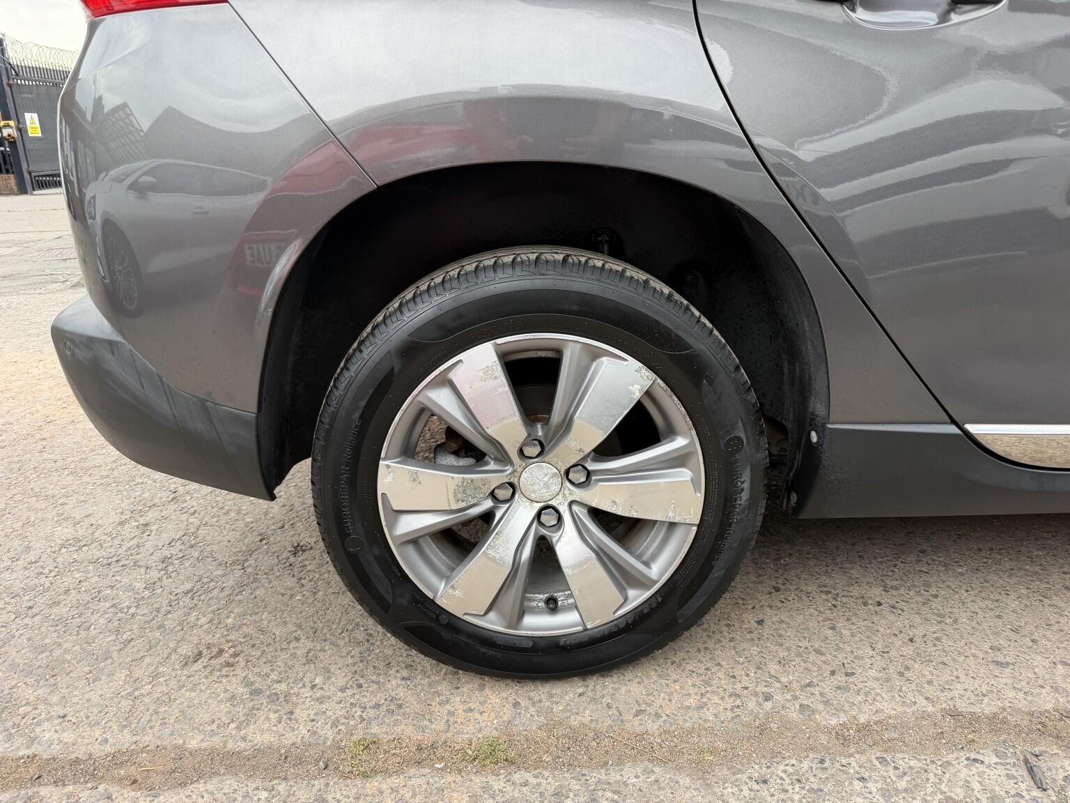Peugeot 2008 view 42