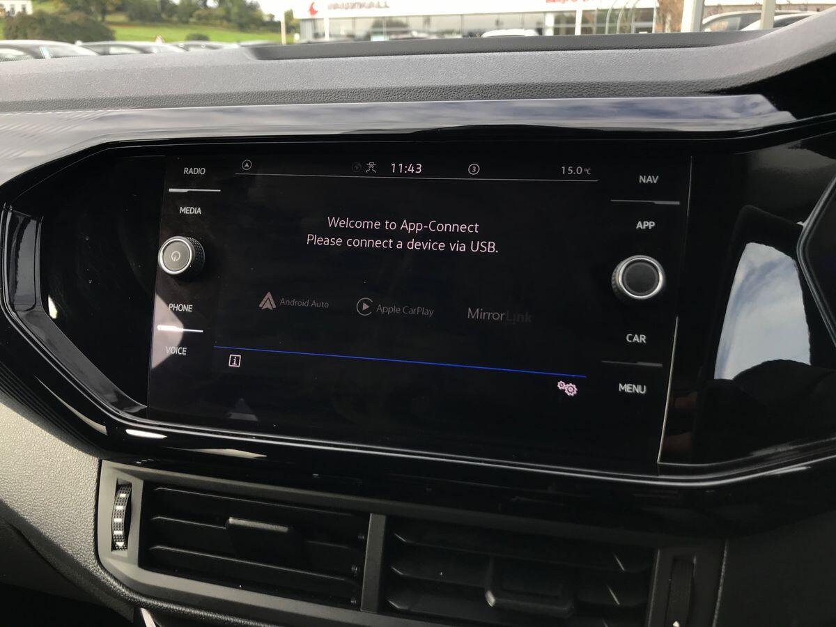 Volkswagen T-Cross view 21
