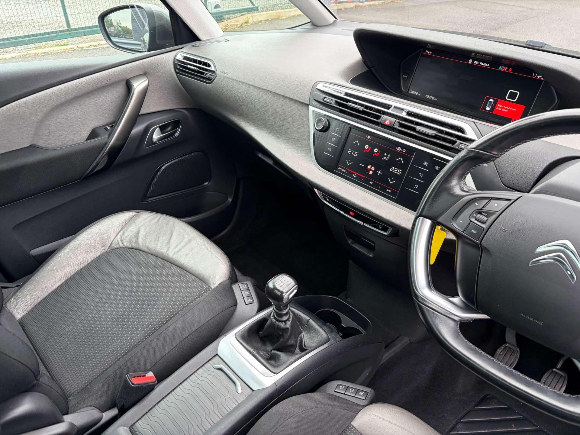 Citroen Grand C4 Picasso view 46