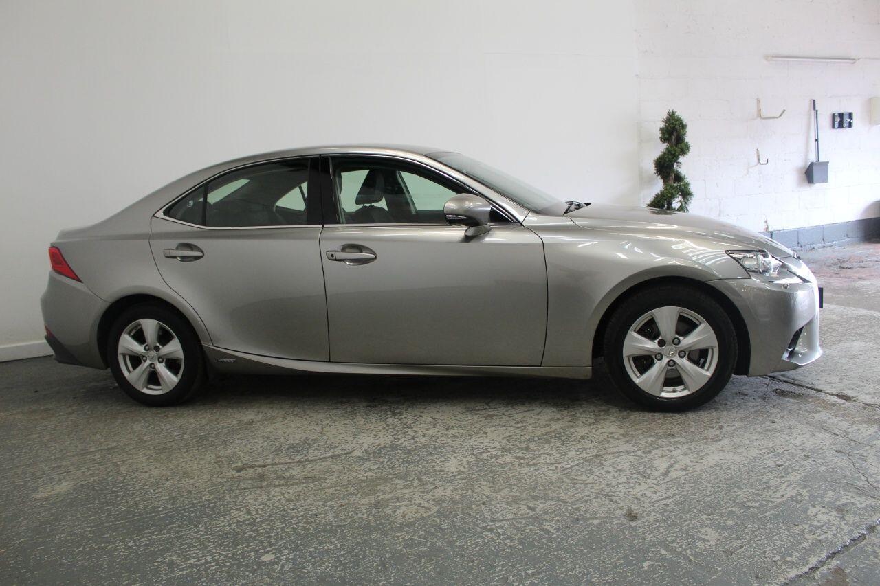 Lexus Is view 4