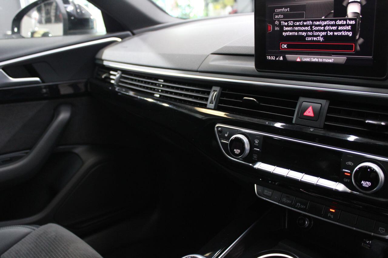 Audi A4 view 16