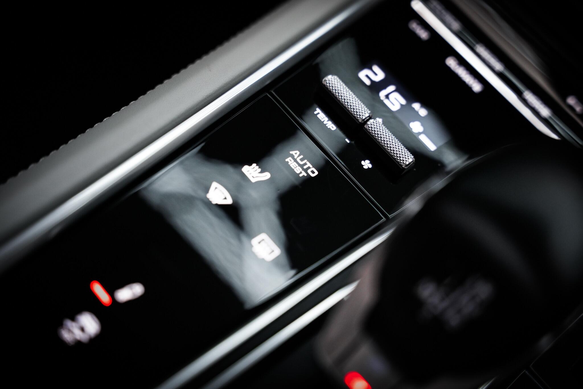Porsche Panamera view 42