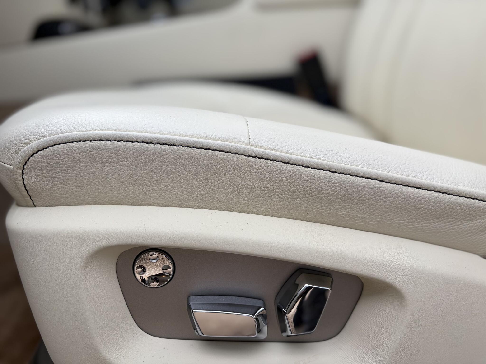 Rolls-Royce Ghost view 31