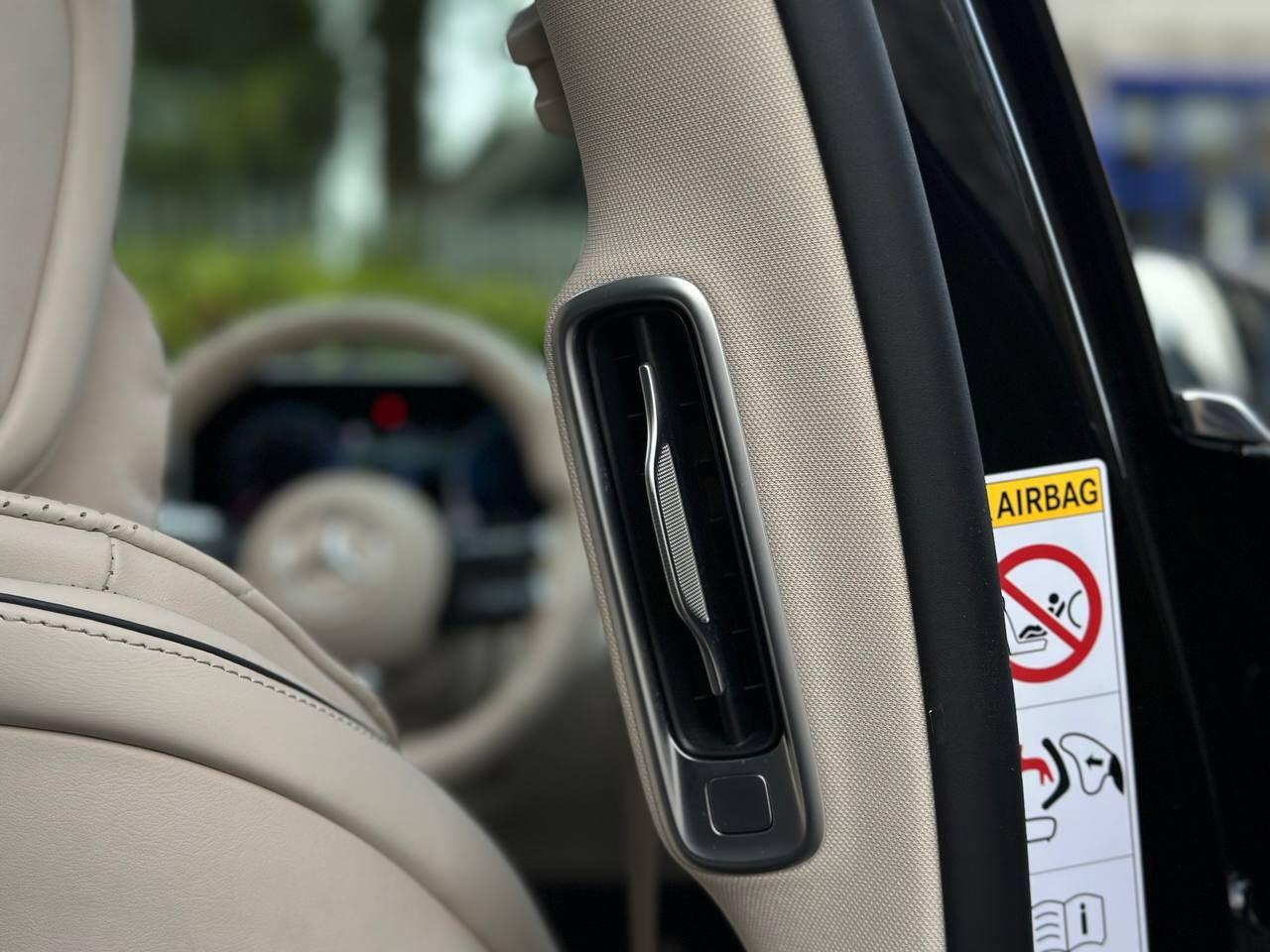 Mercedes-Benz S-Class view 37