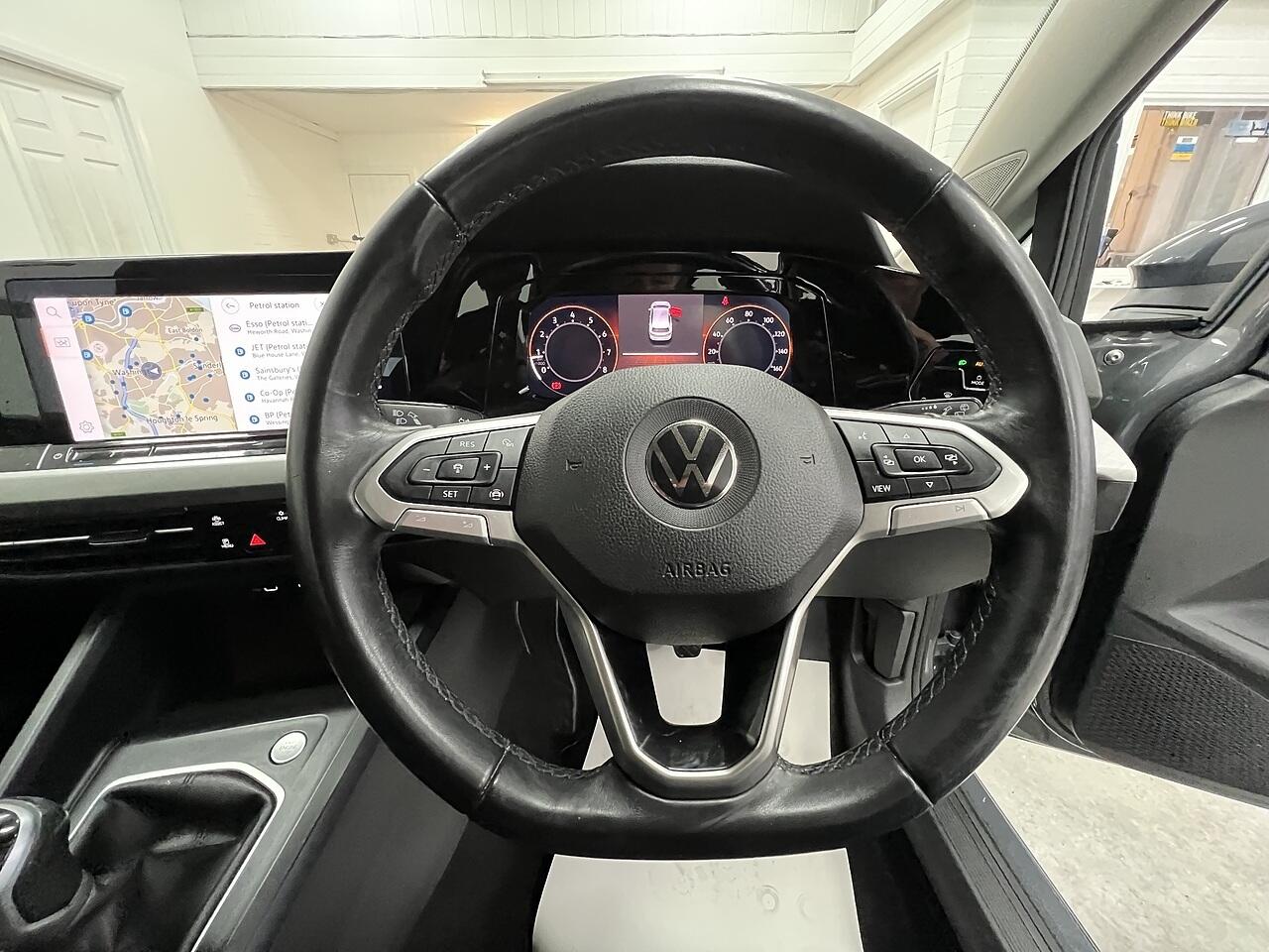 Volkswagen Golf view 9