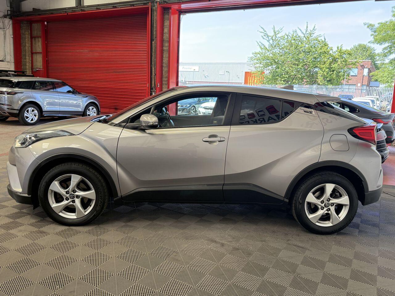 Toyota C-HR view 6