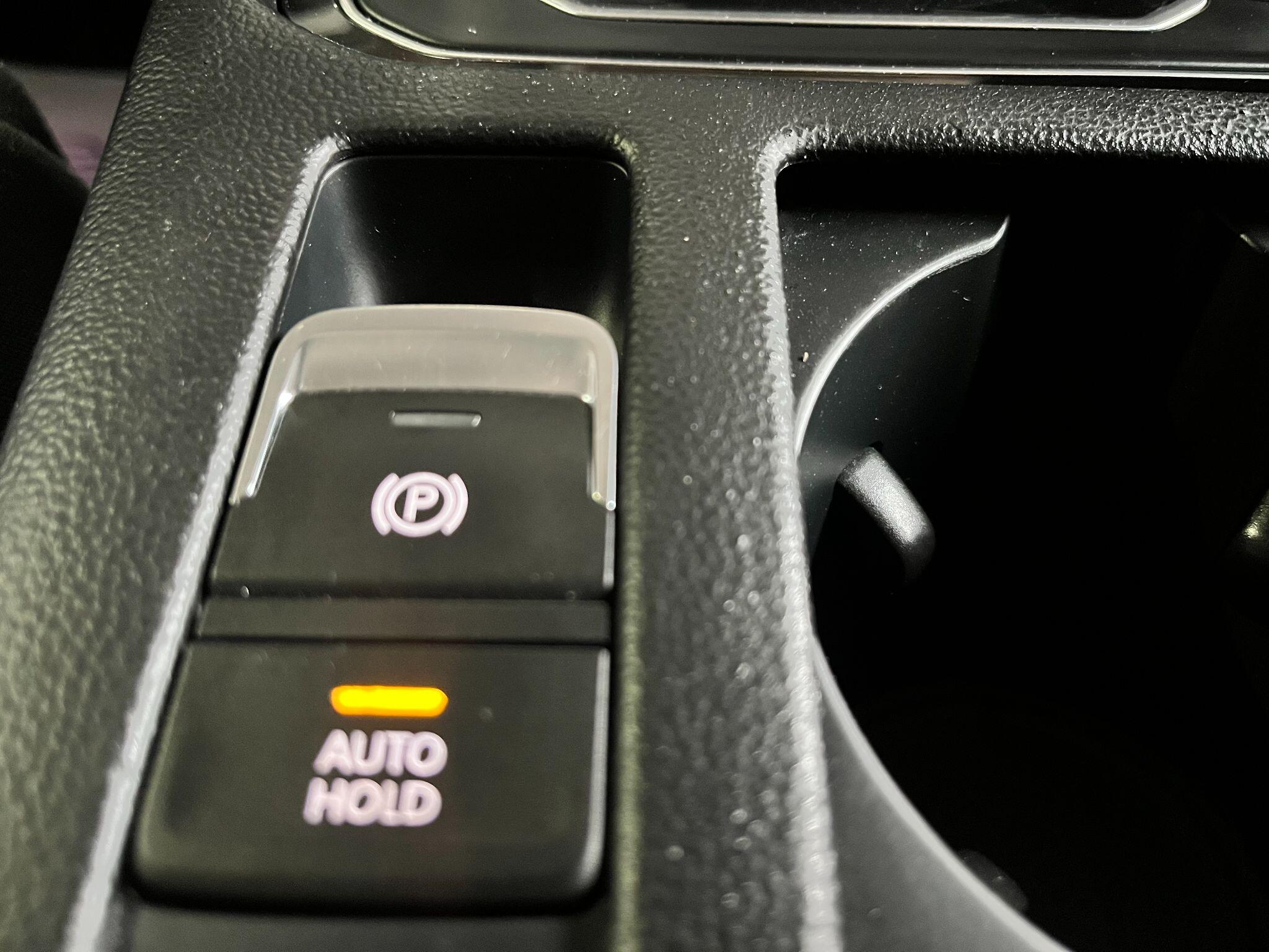 Volkswagen Passat view 24