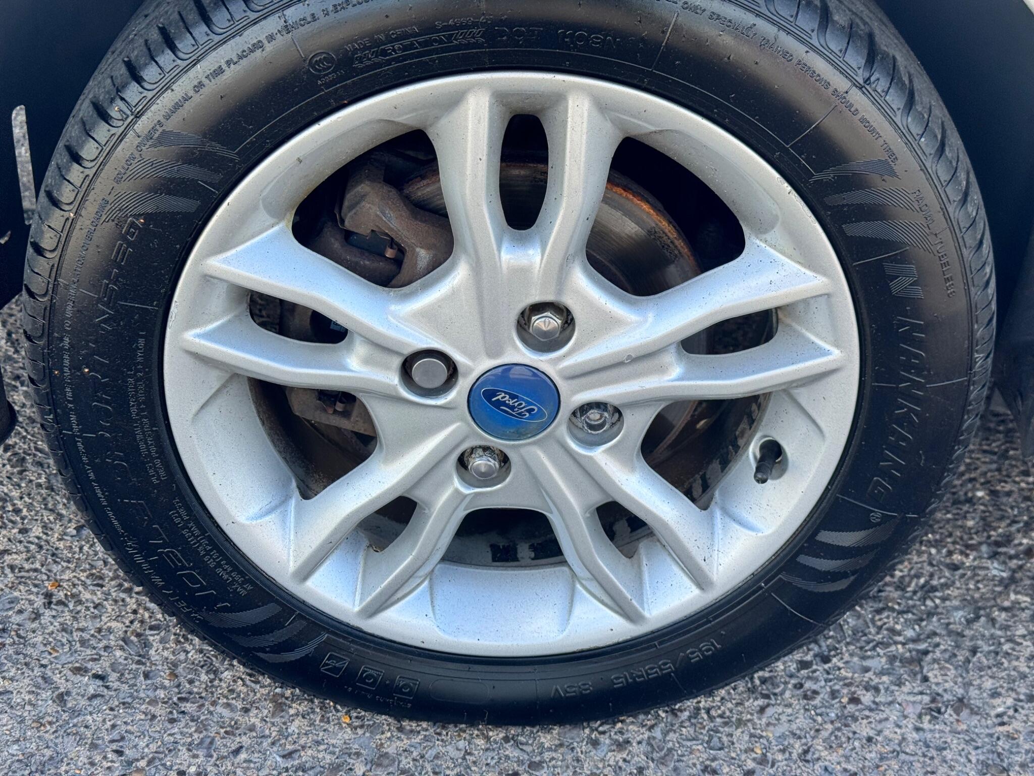Ford Fiesta view 35