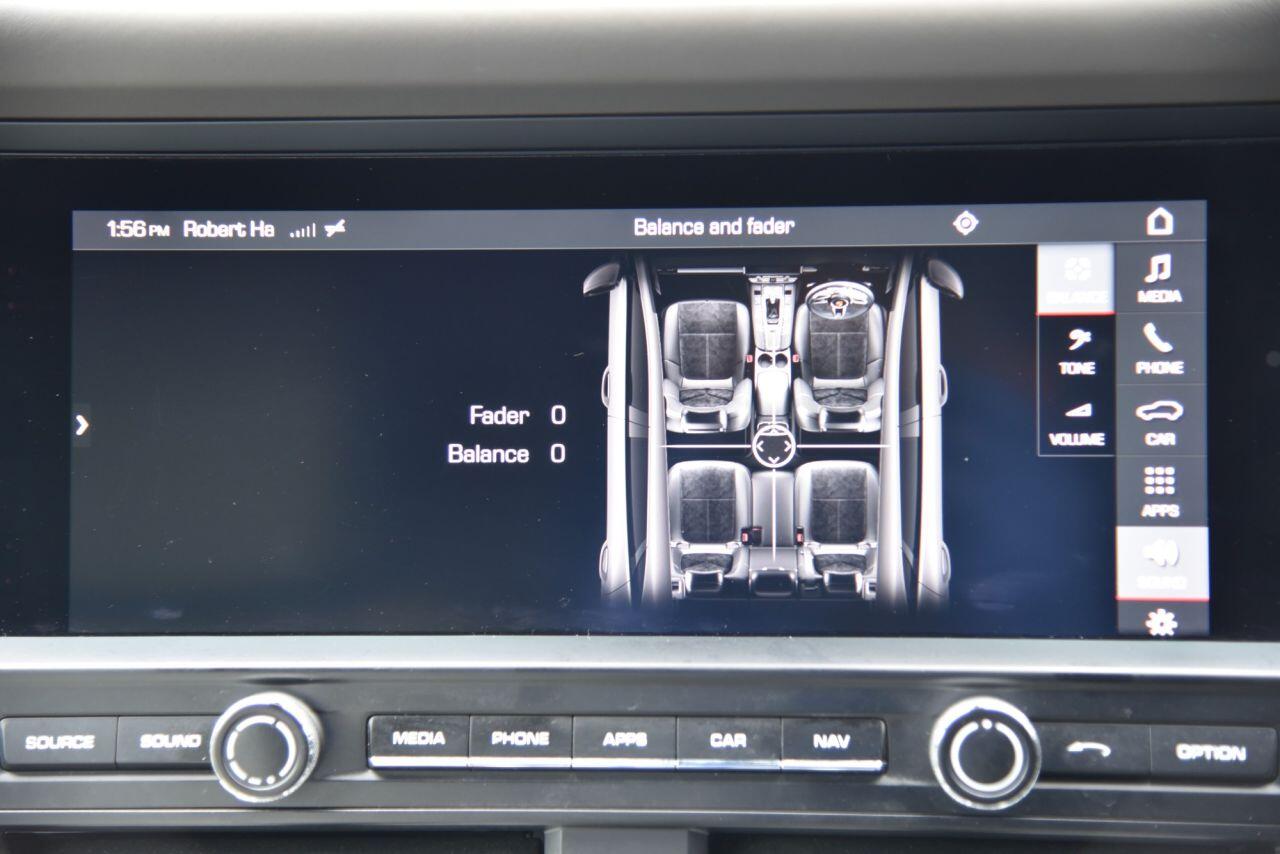 Porsche Macan view 46