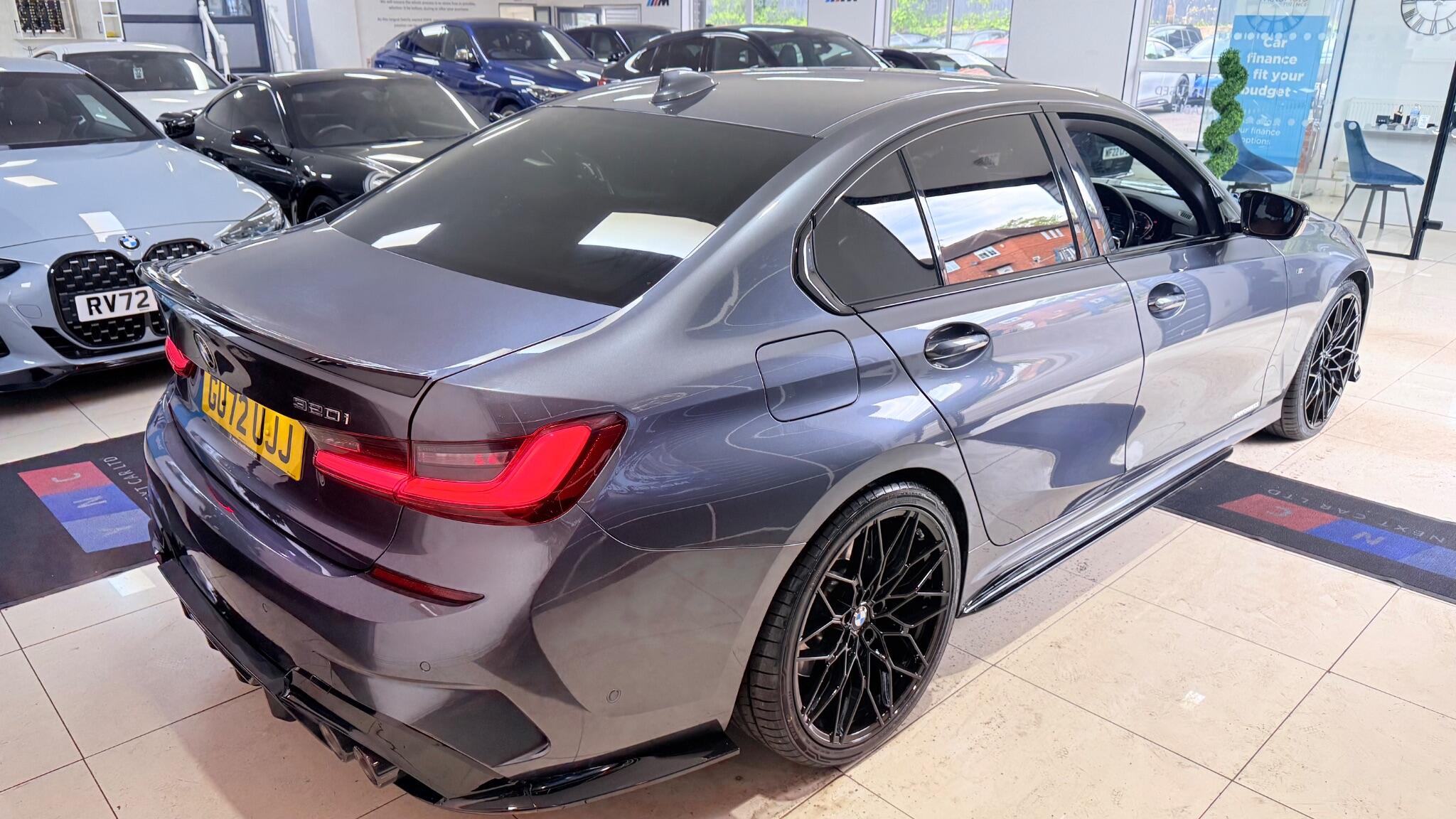 BMW 3 Series view 14