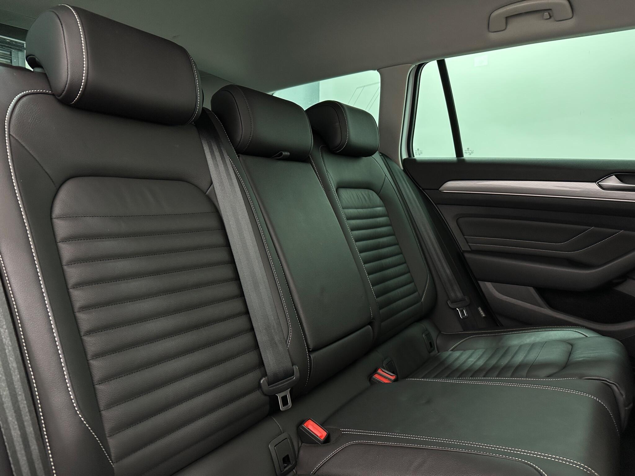 Volkswagen Passat view 42