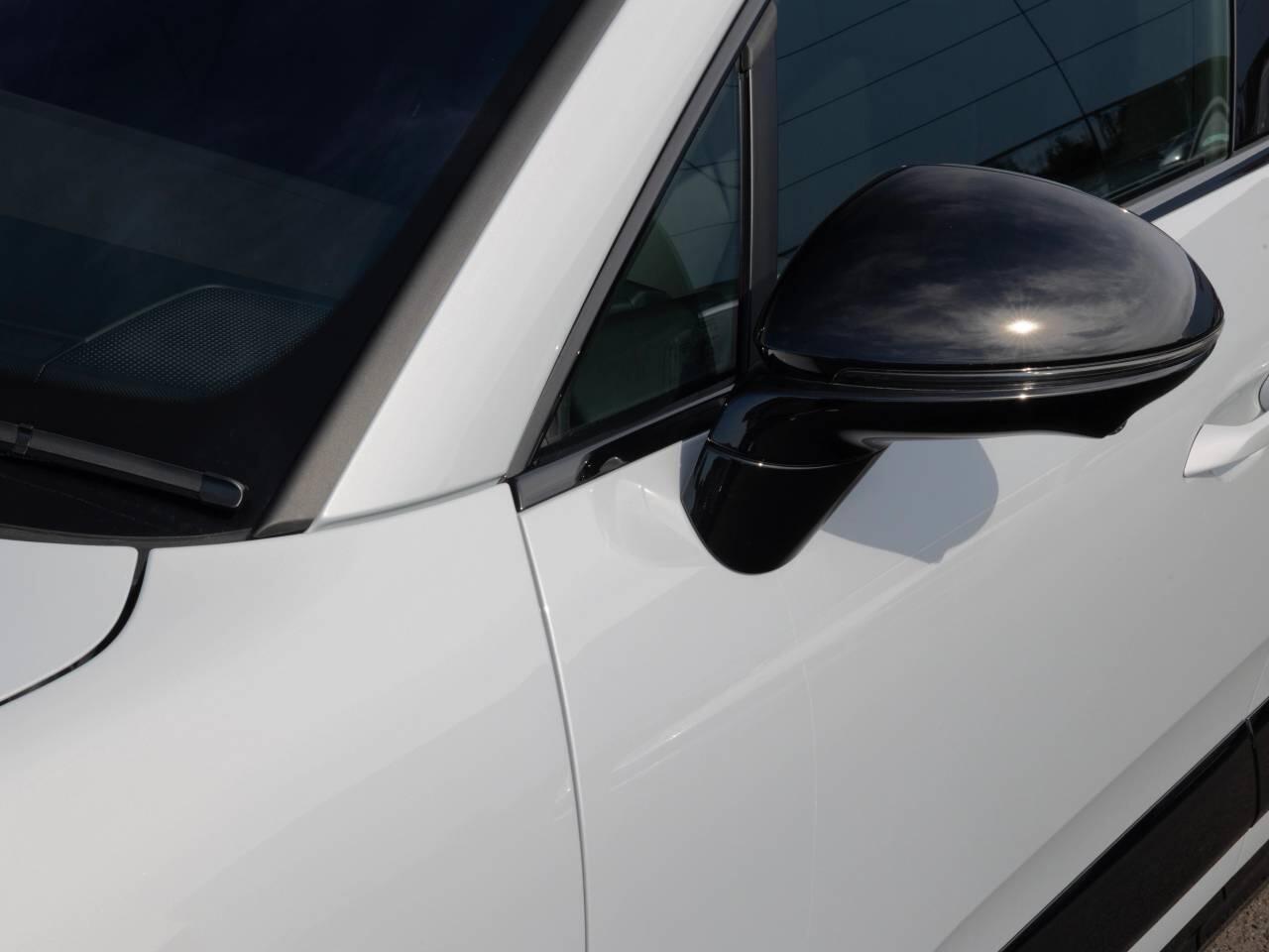 Porsche Macan view 26