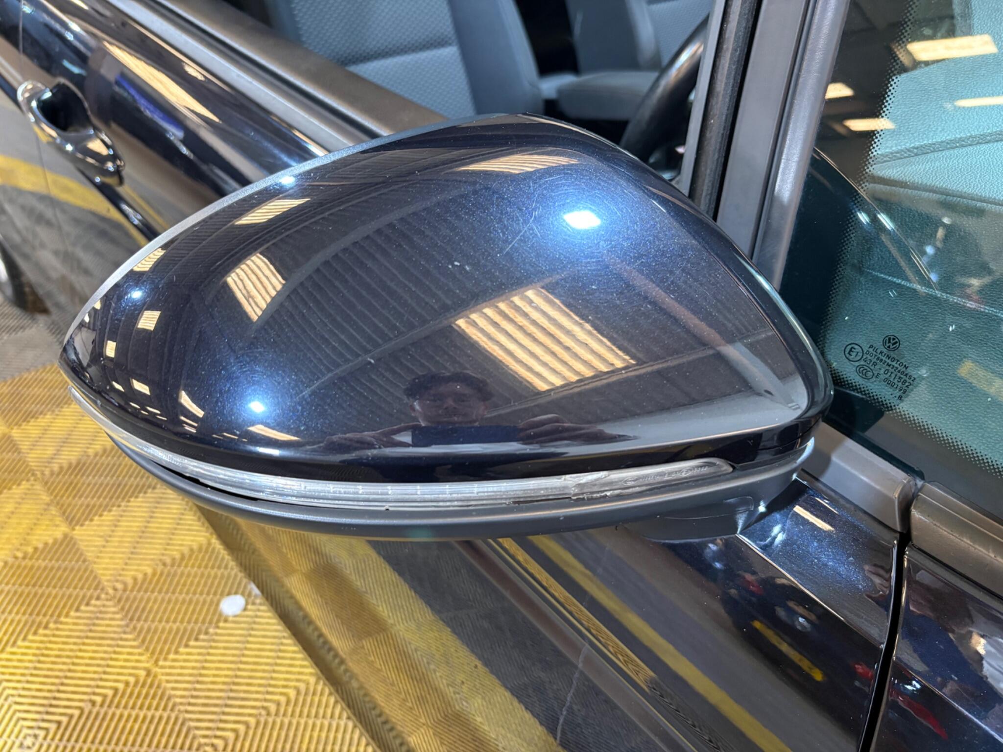 Volkswagen Touran view 80