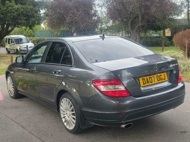 Mercedes-Benz C-Class view 31
